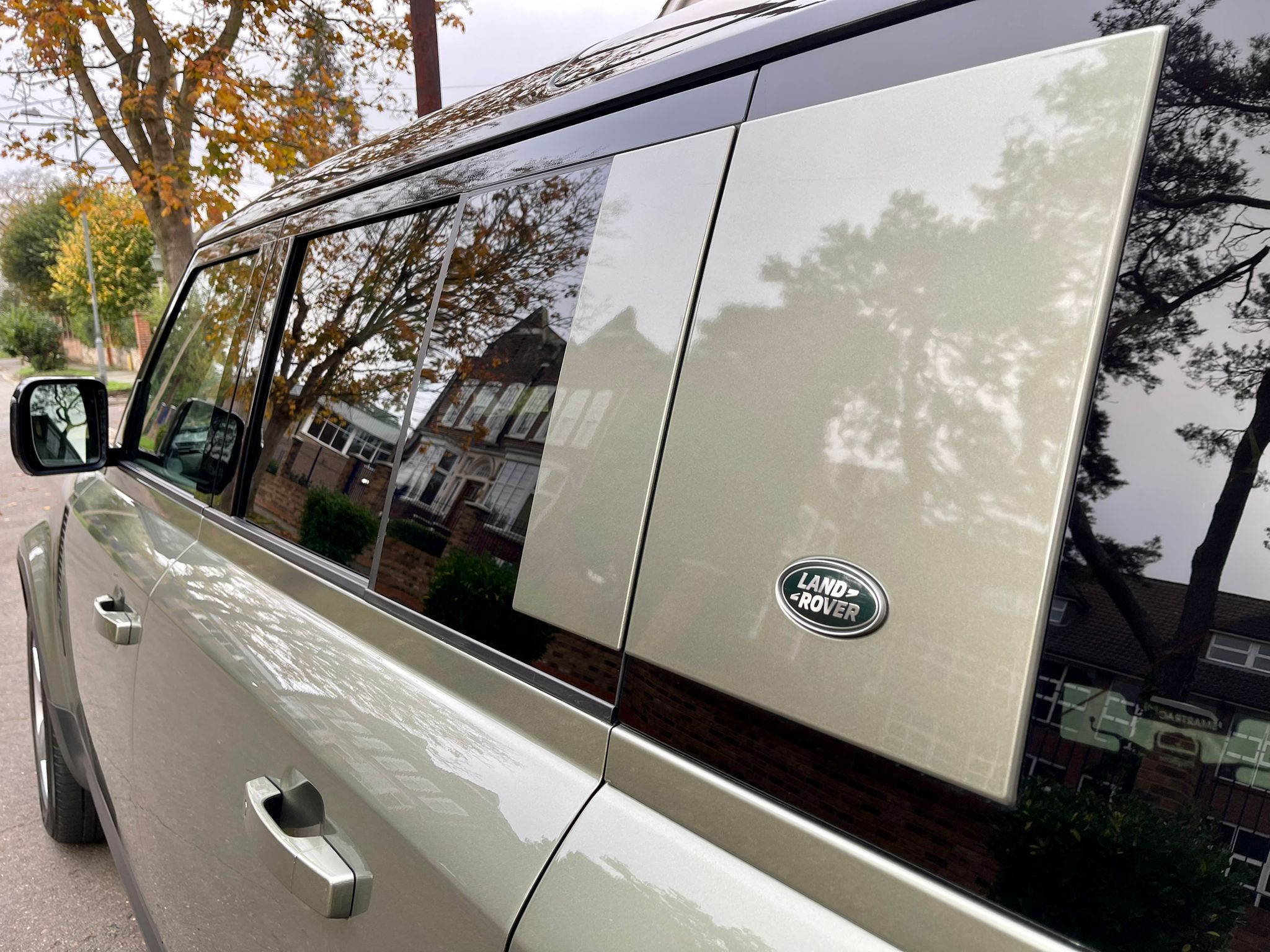 2020 Land Rover Defender 110 image 6