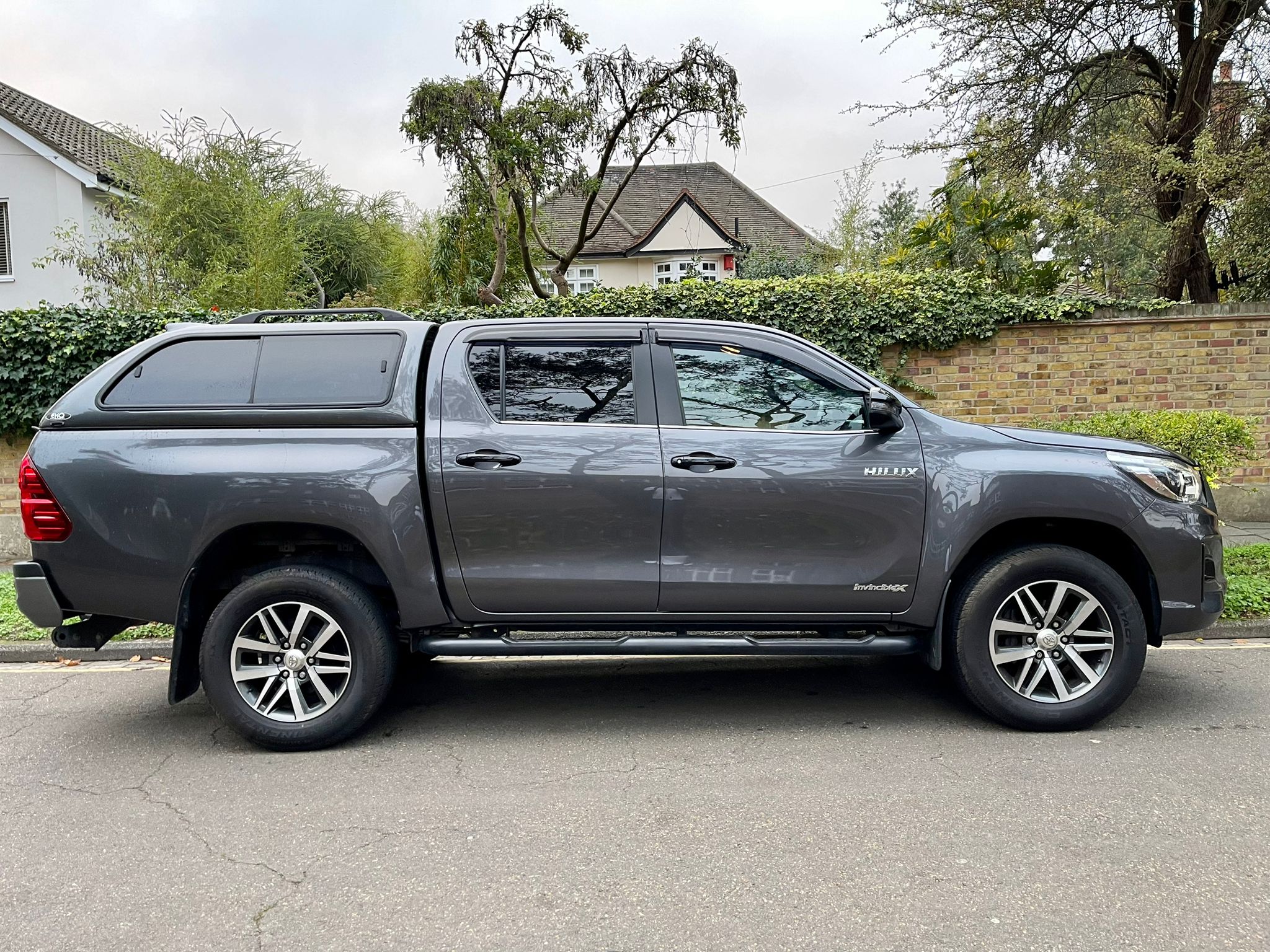 2020 Toyota Hilux image 3