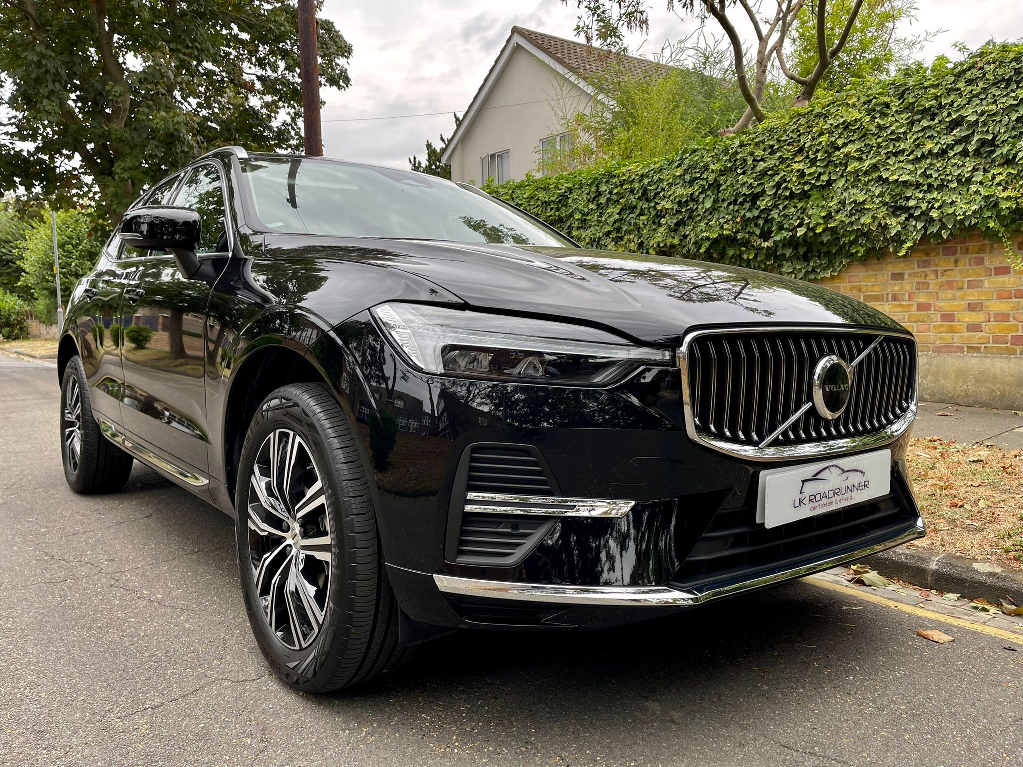 2022 Volvo XC60 image 1