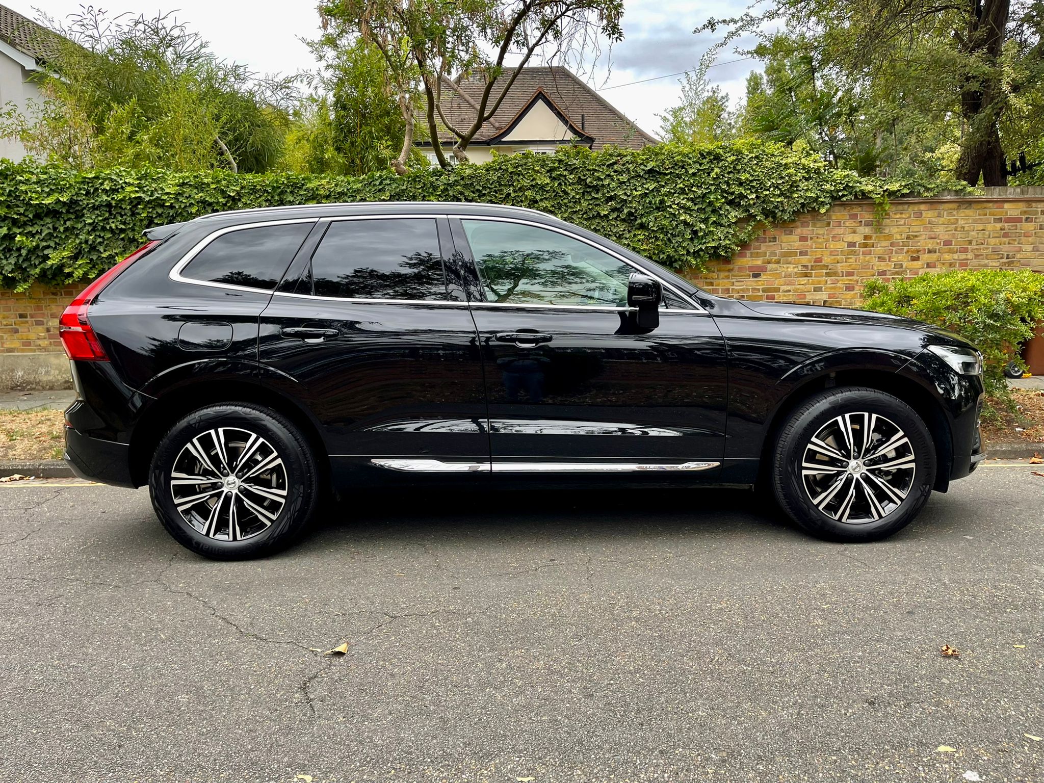 2022 Volvo XC60 image 3