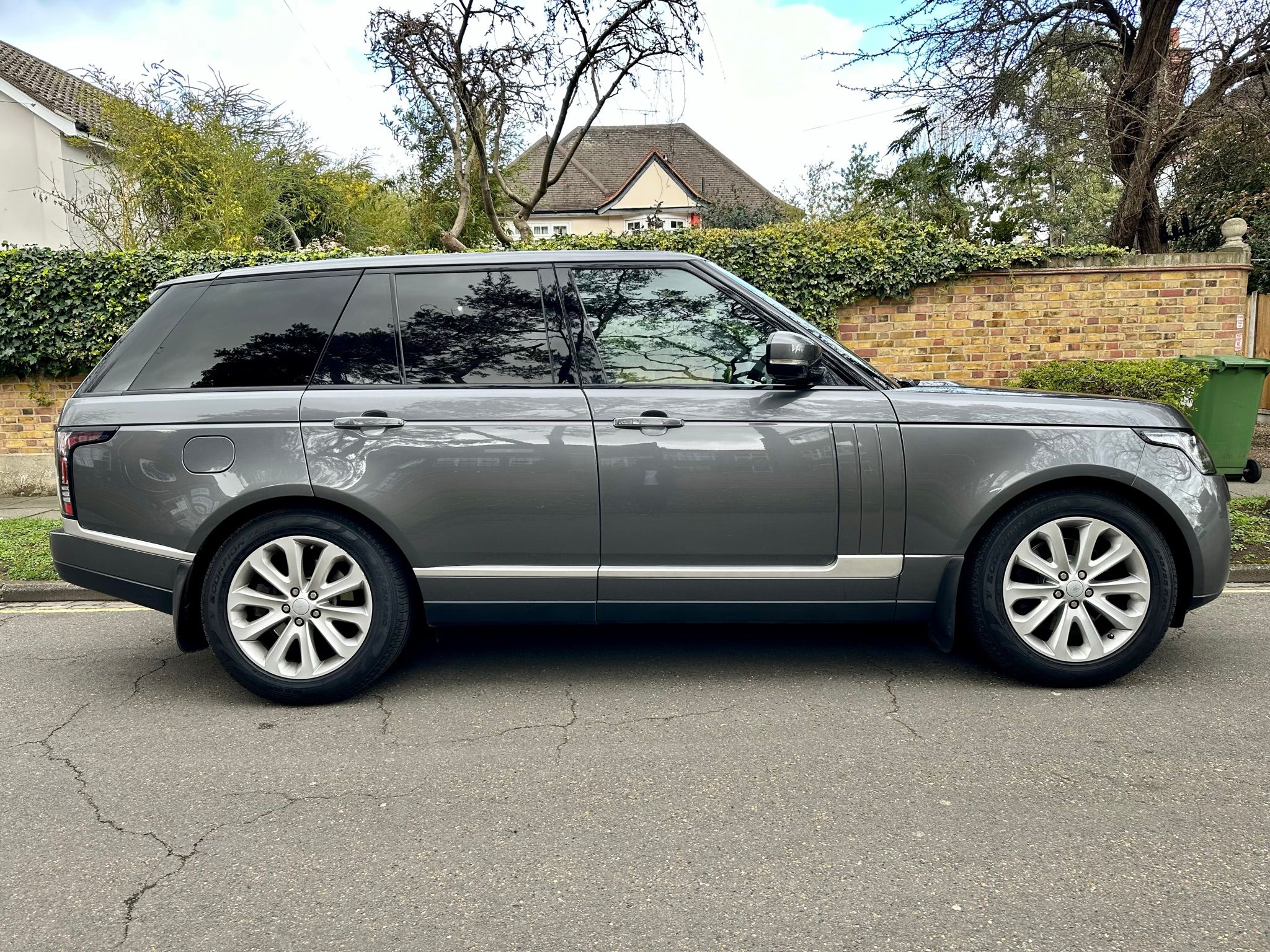 2016 Range Rover Vogue SE image 3