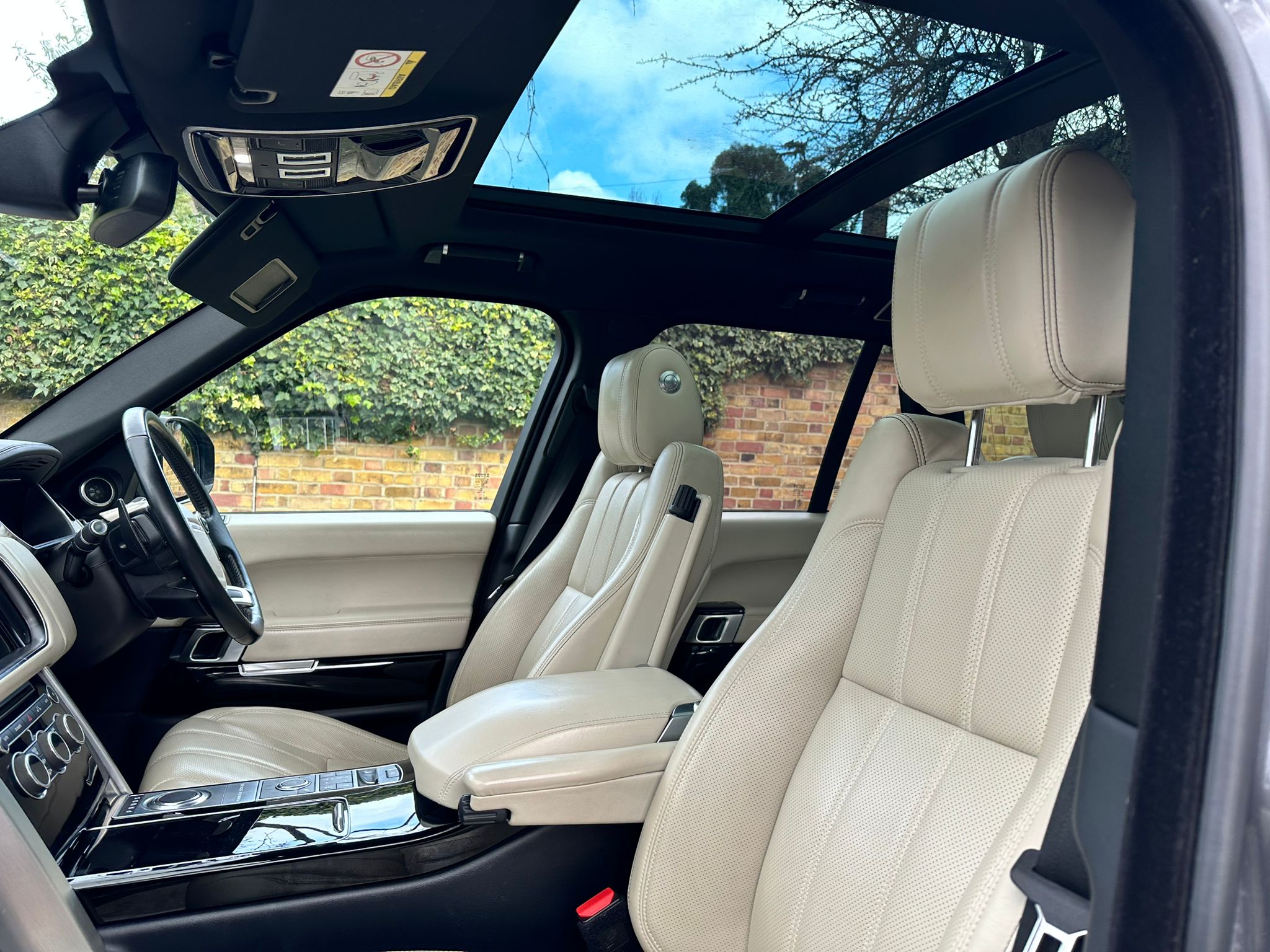 2016 Range Rover Vogue SE image 7