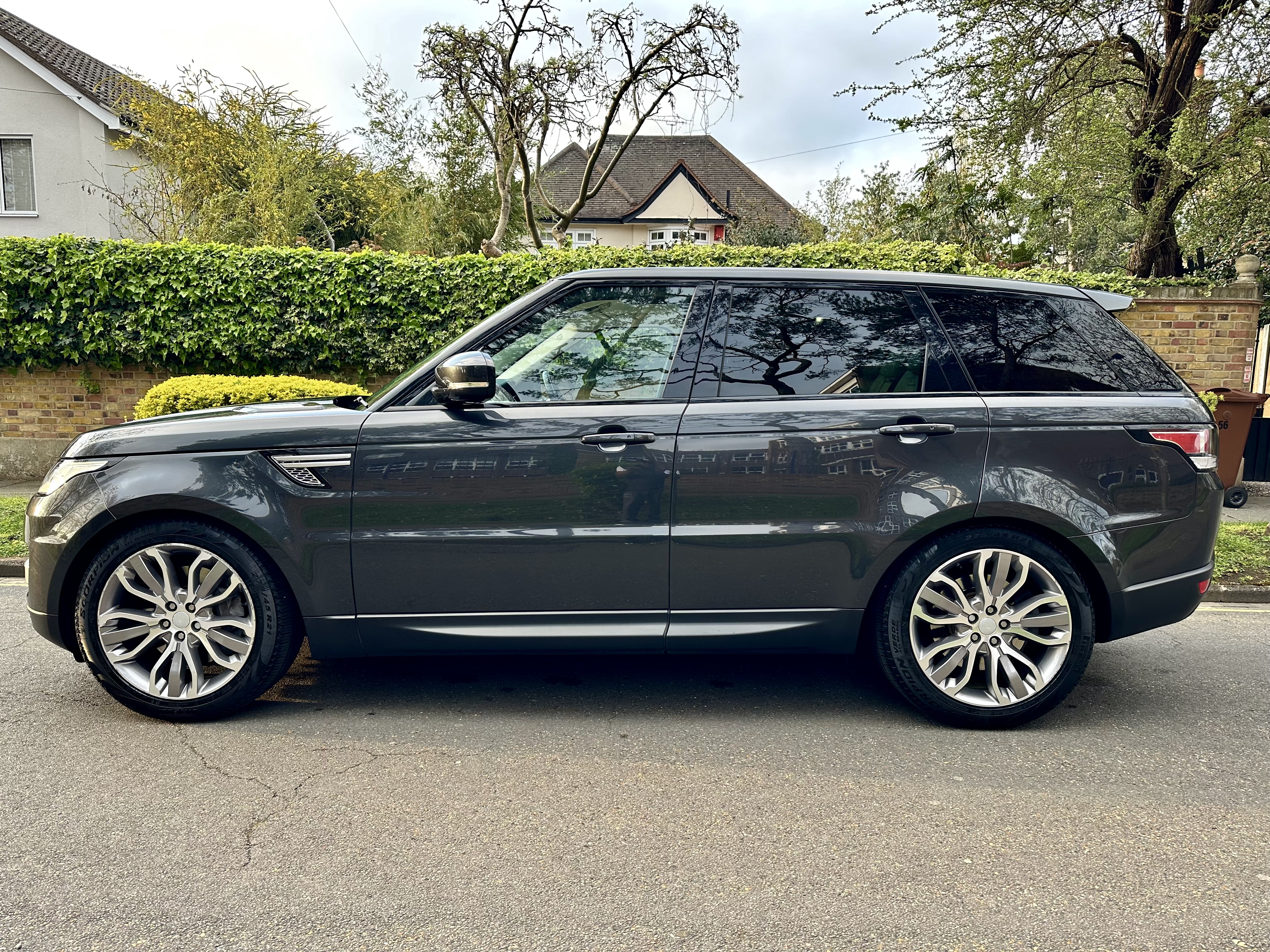 2017 Range Rover Sport HSE  image 3