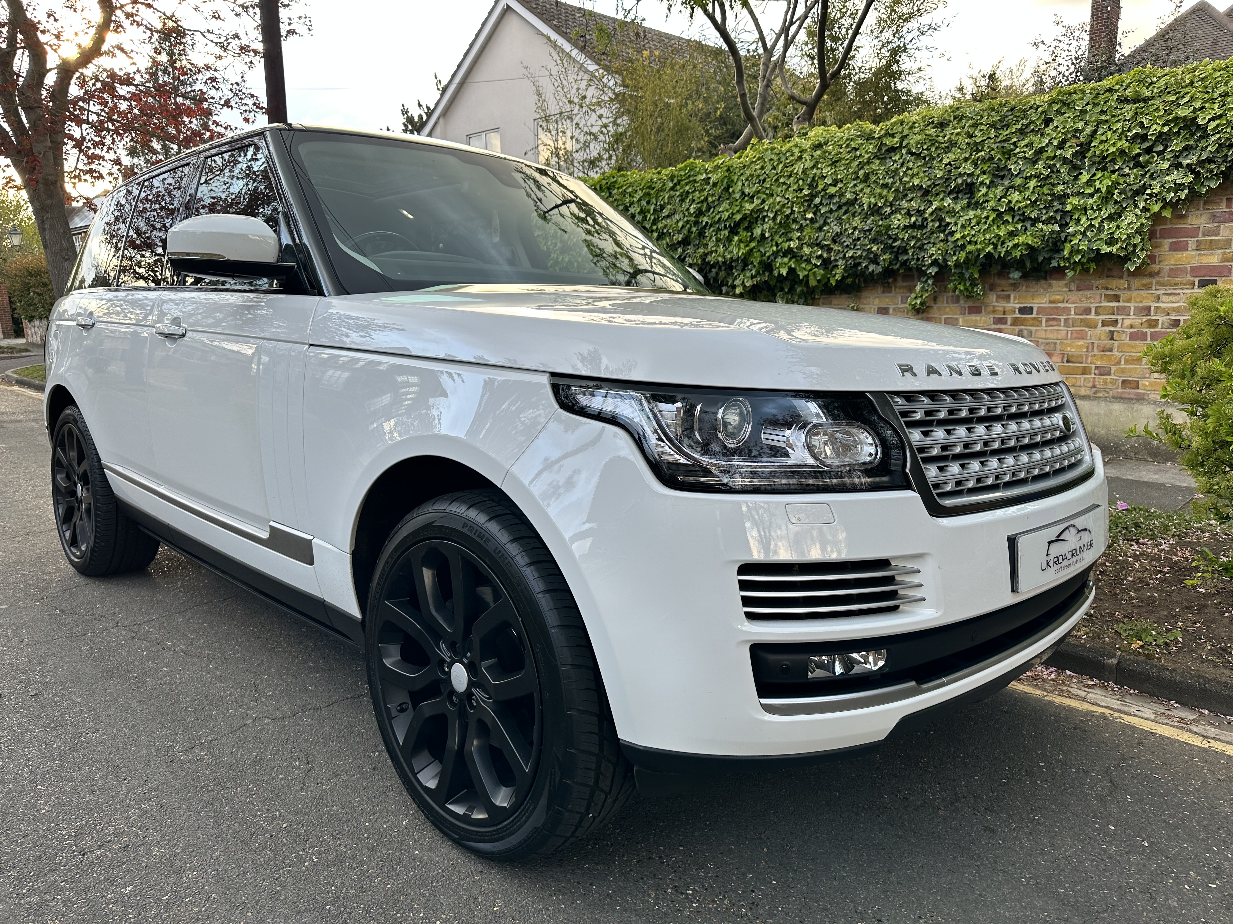 2016 Range Rover Vogue SE  image 1