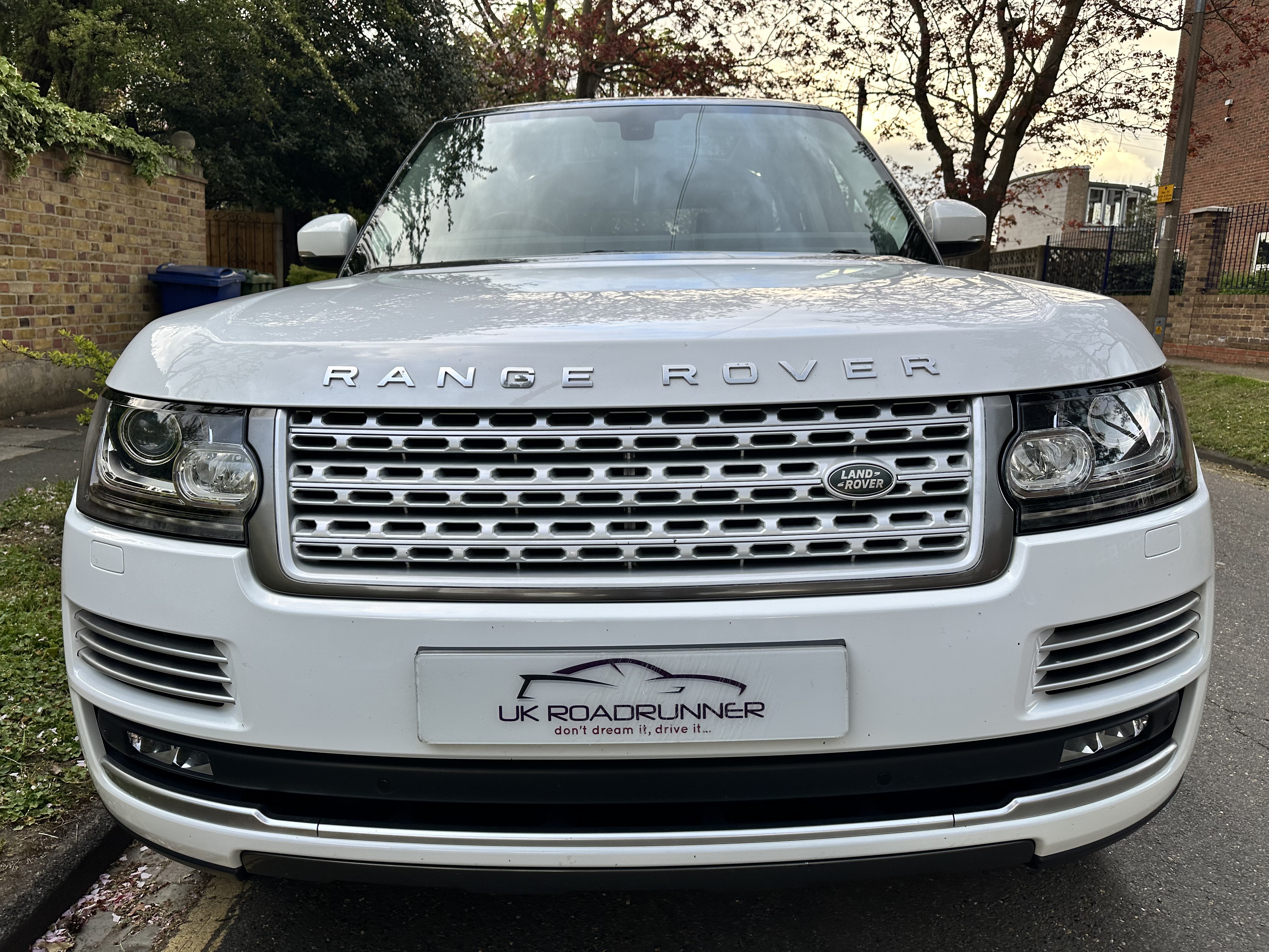 2016 Range Rover Vogue SE  image 2