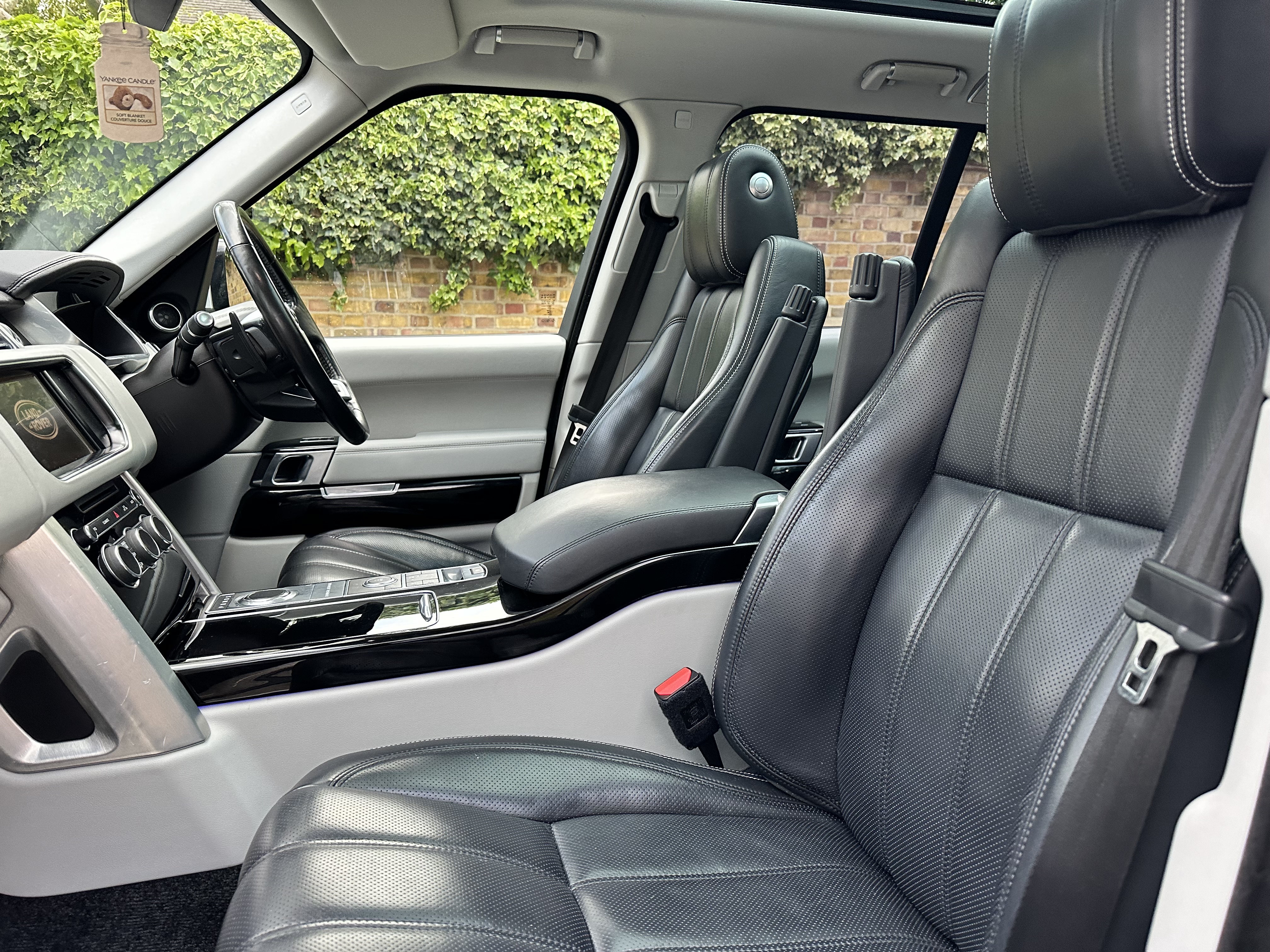 2016 Range Rover Vogue SE  image 7