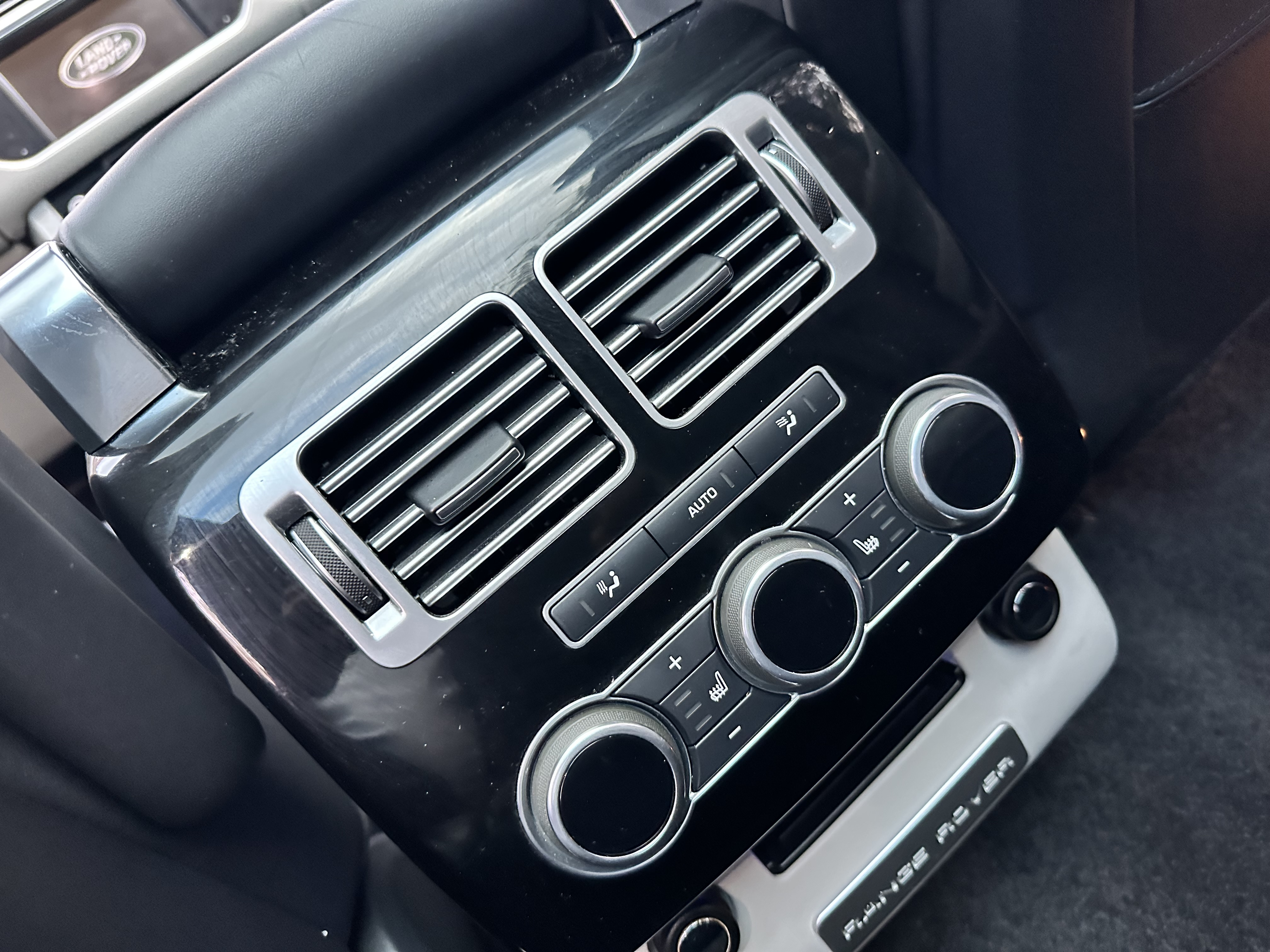 2016 Range Rover Vogue SE  image 5