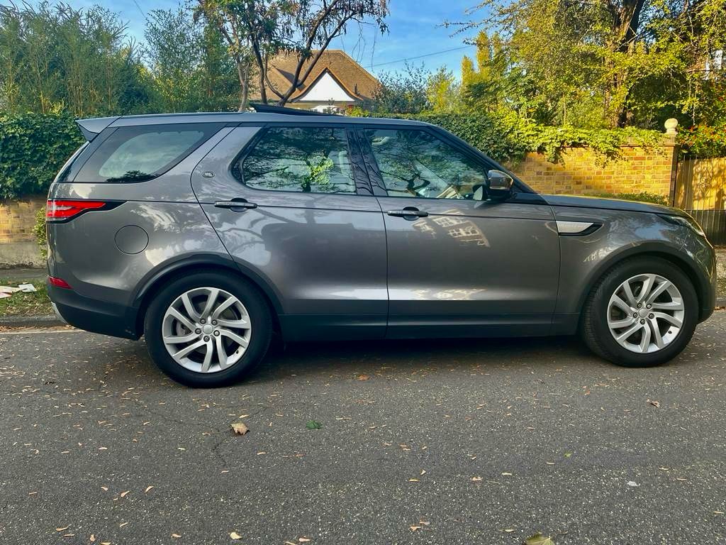 2017 Land Rover Discovery  image 3