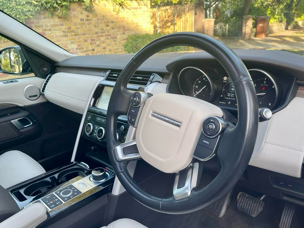 2017 Land Rover Discovery  image 4