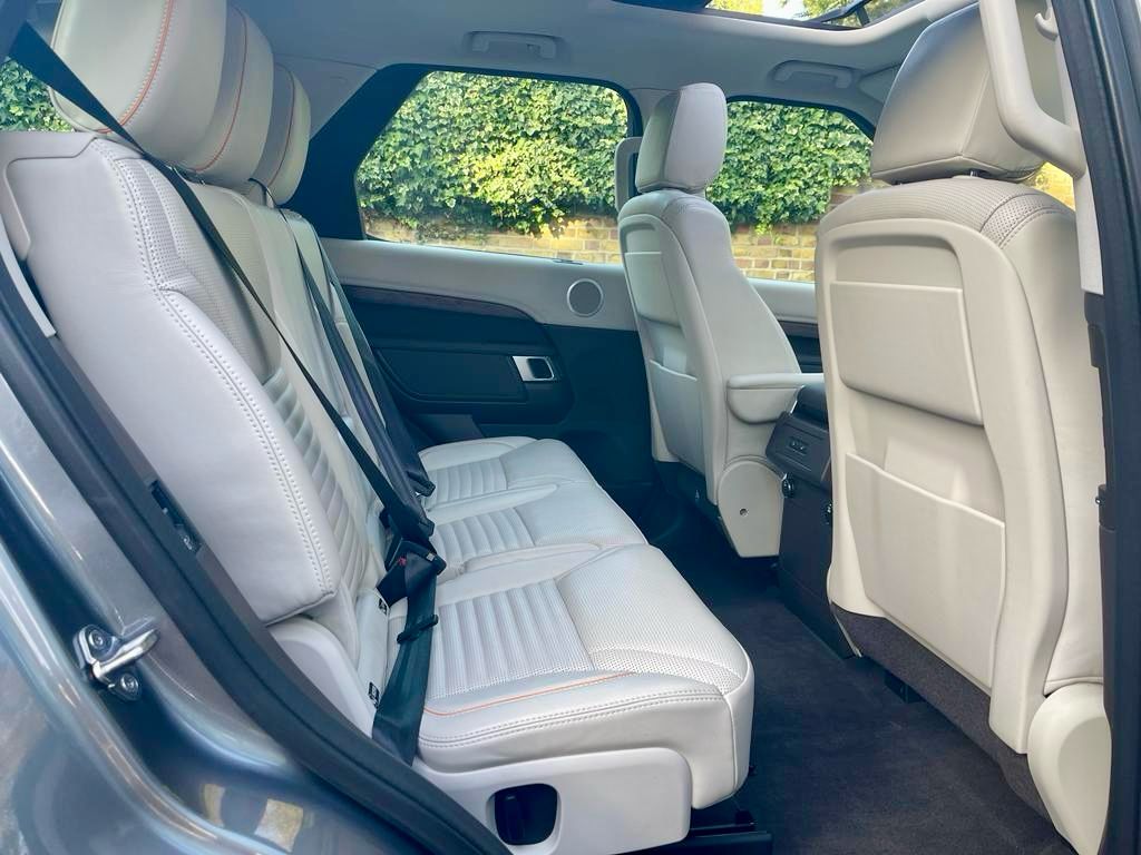 2017 Land Rover Discovery  image 8