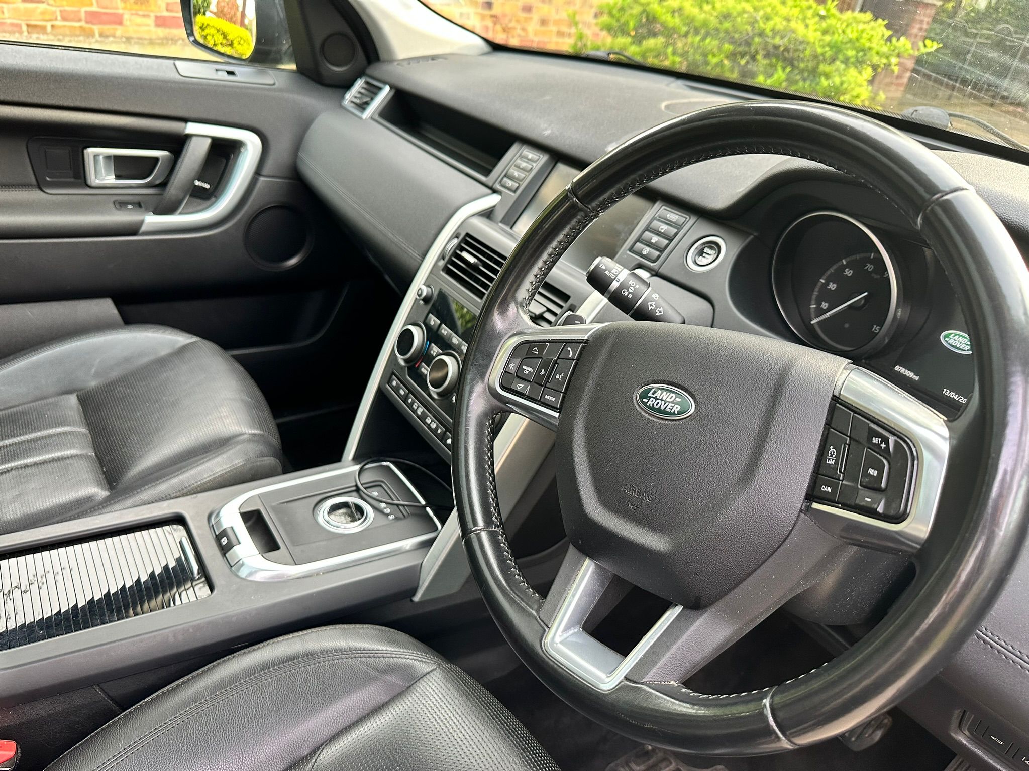 2017 Land Rover Discovery Sport  image 5