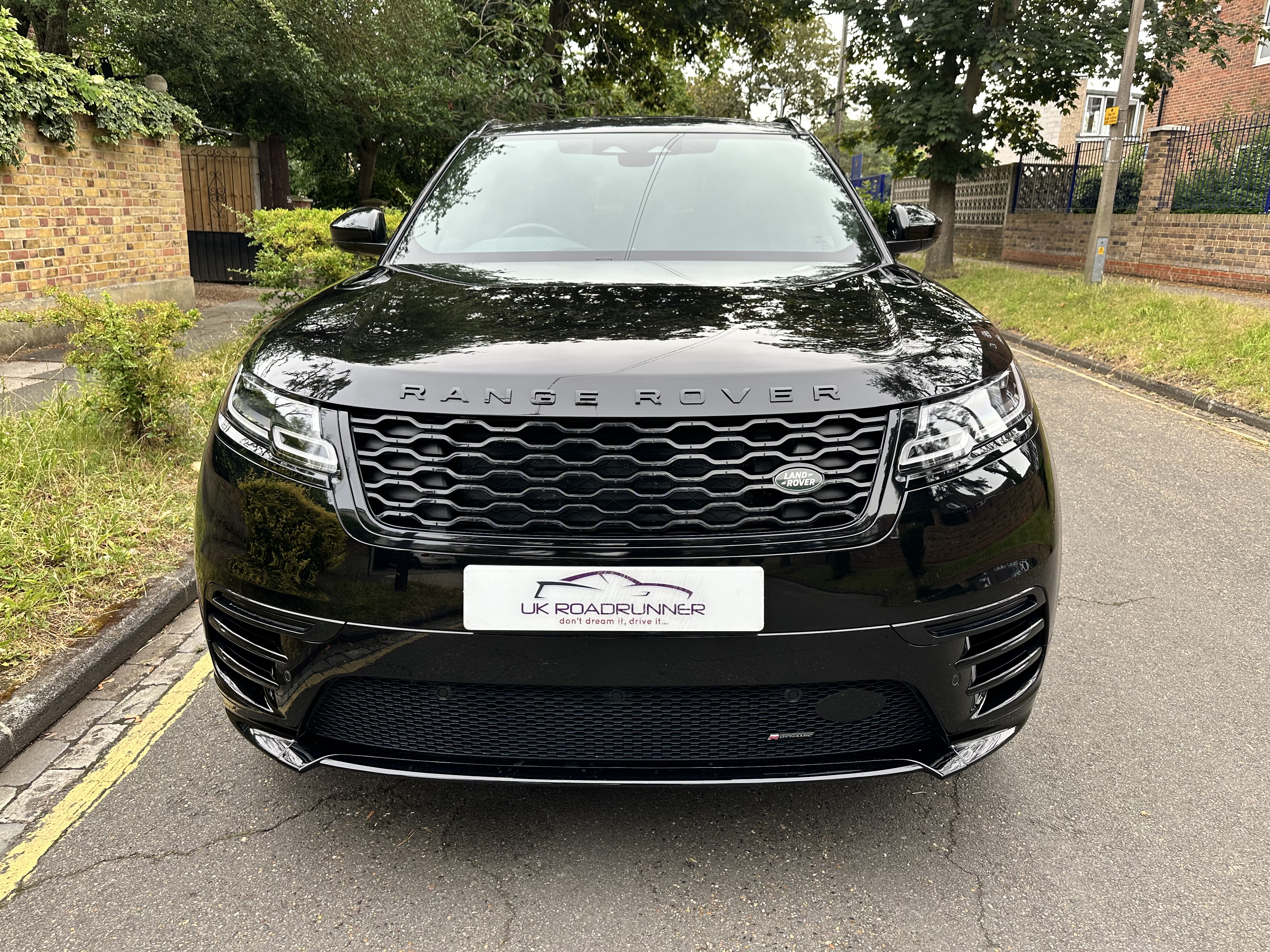 2023 Range Rover Velar P400e image 2