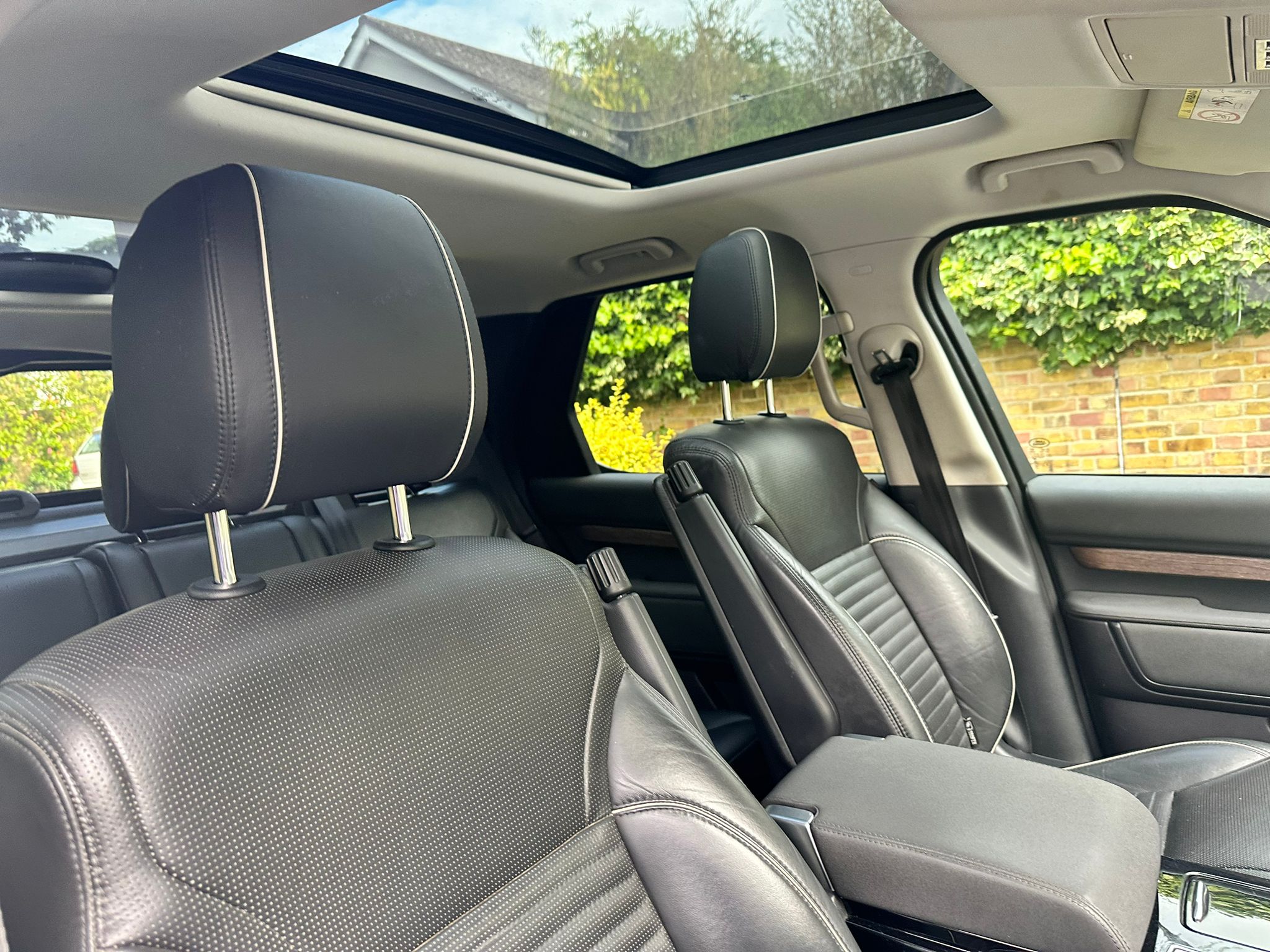 2017 Land Rover Discovery  image 5