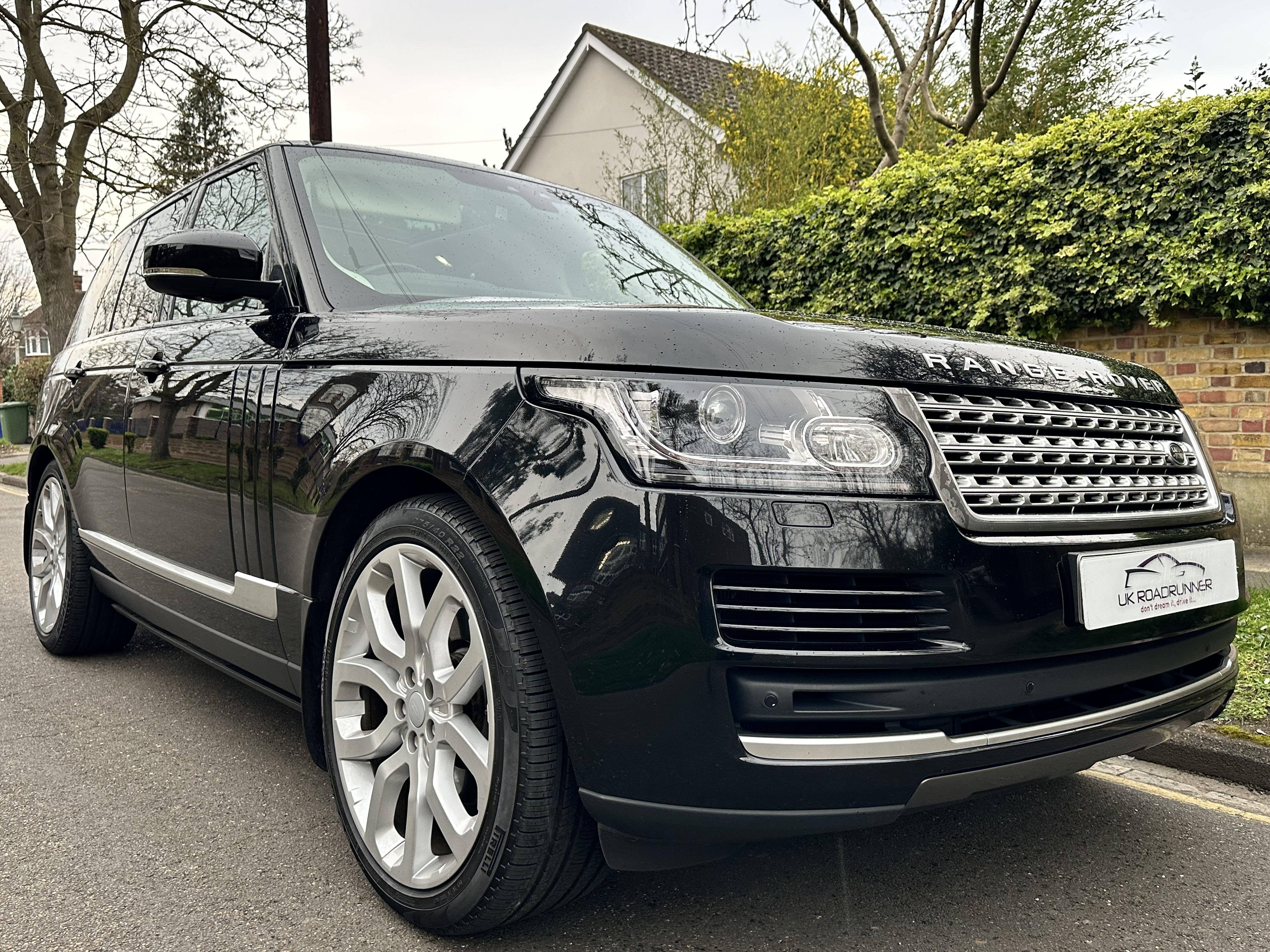 2017 Range Rover Vogue 3.0 SE  image 1