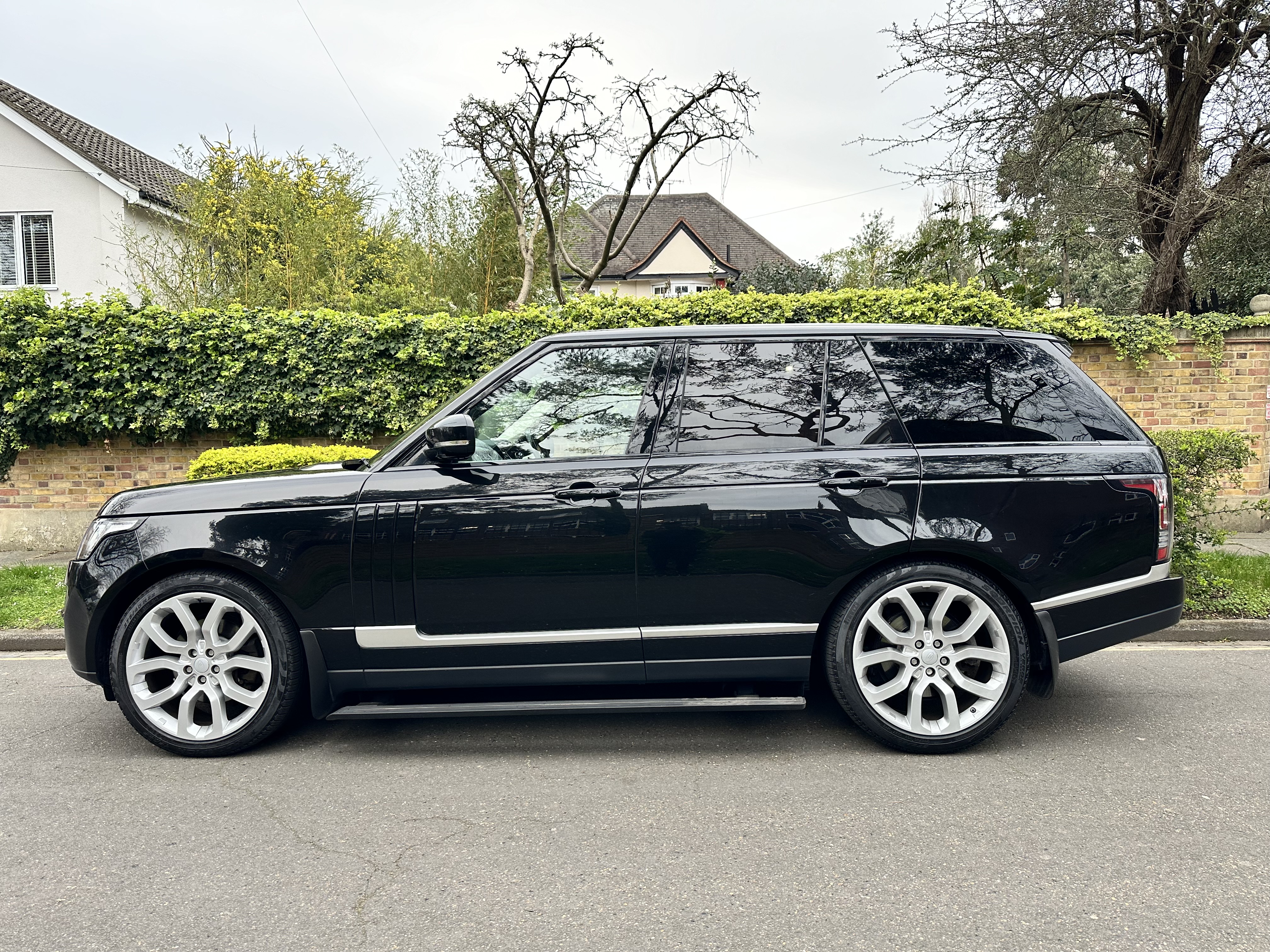 2017 Range Rover Vogue 3.0 SE  image 3