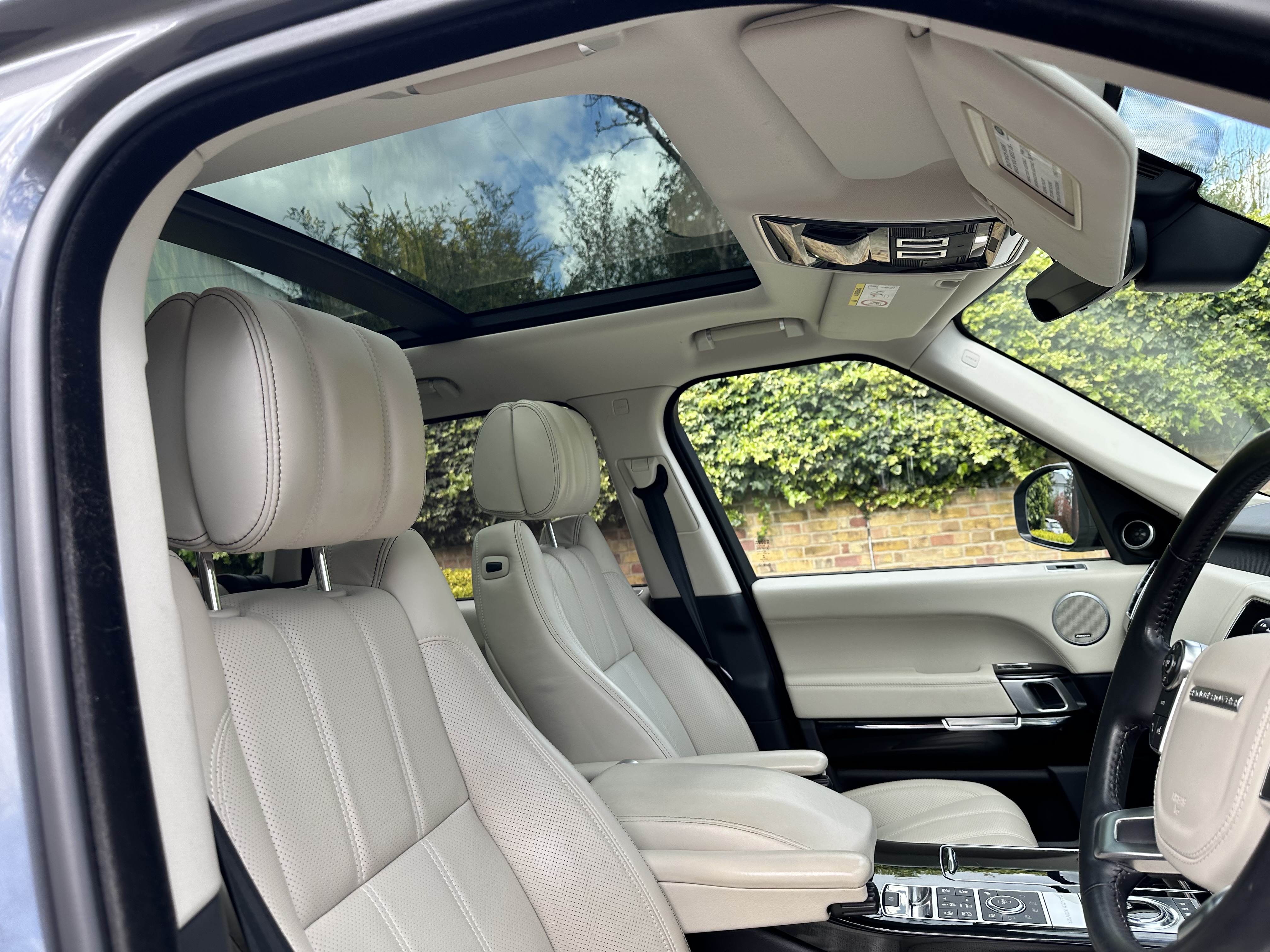 2017 Range Rover Vogue SE  image 7