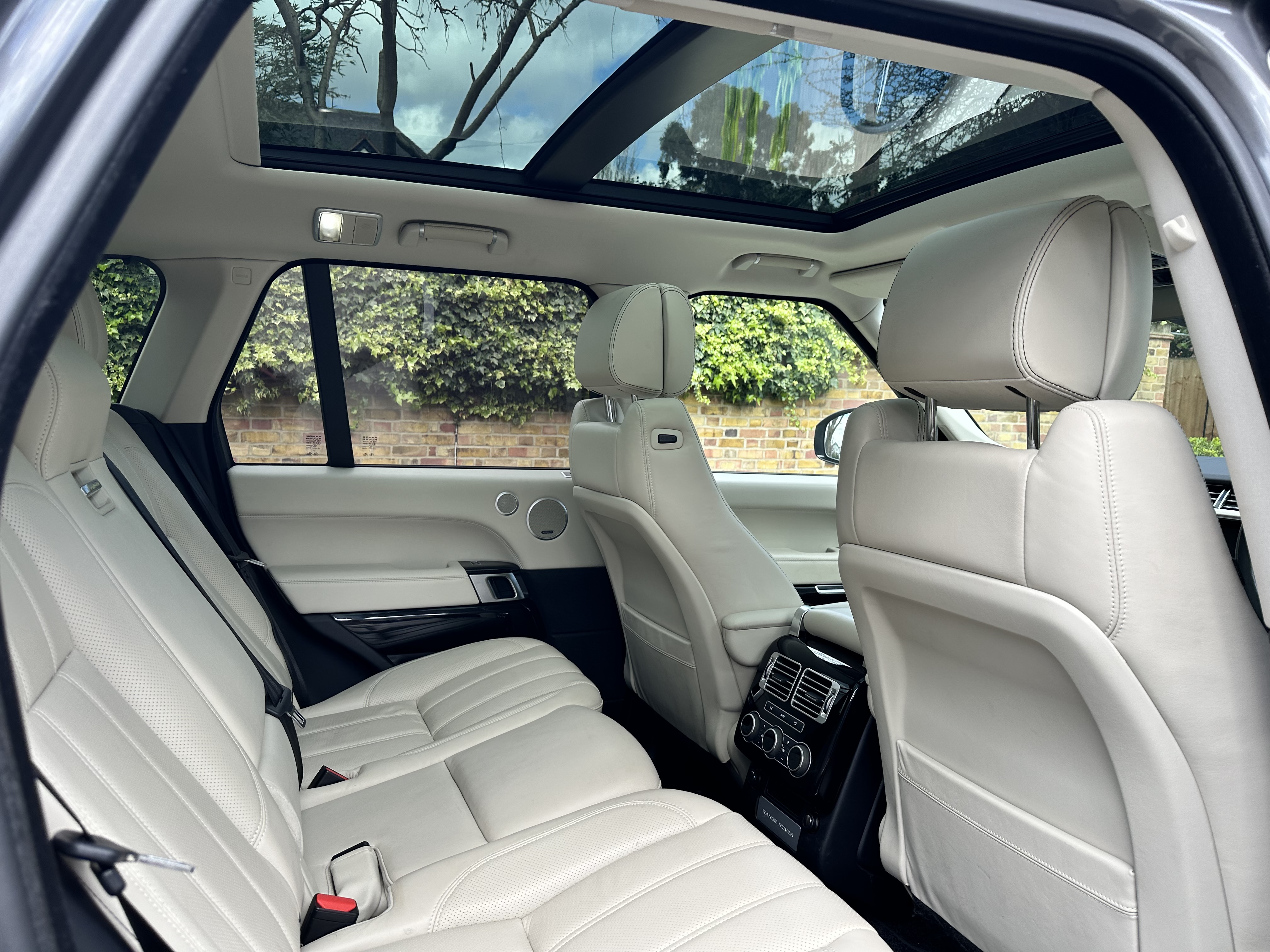 2017 Range Rover Vogue SE  image 8