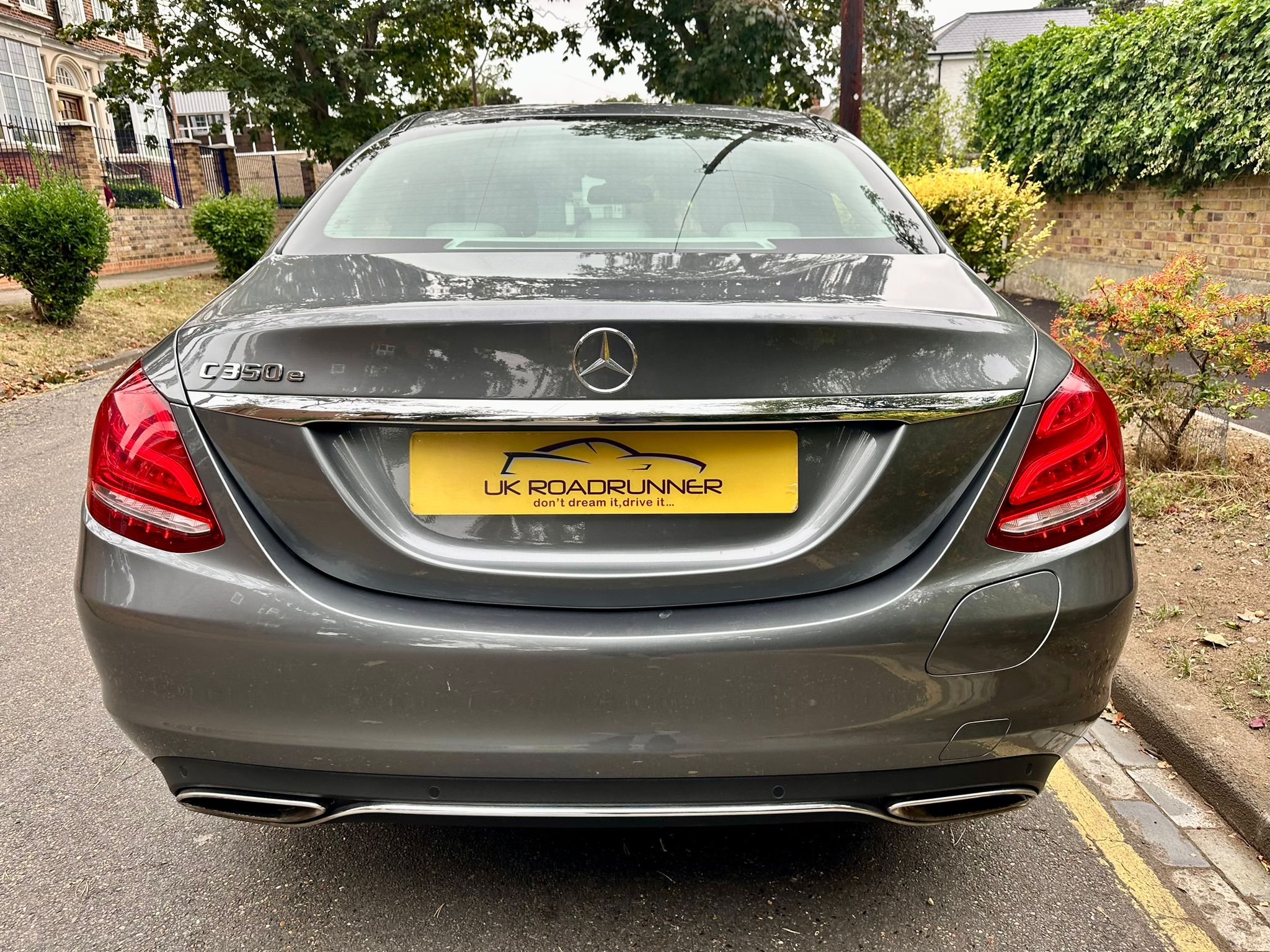 2018 Mercedes Benz C350e image 10