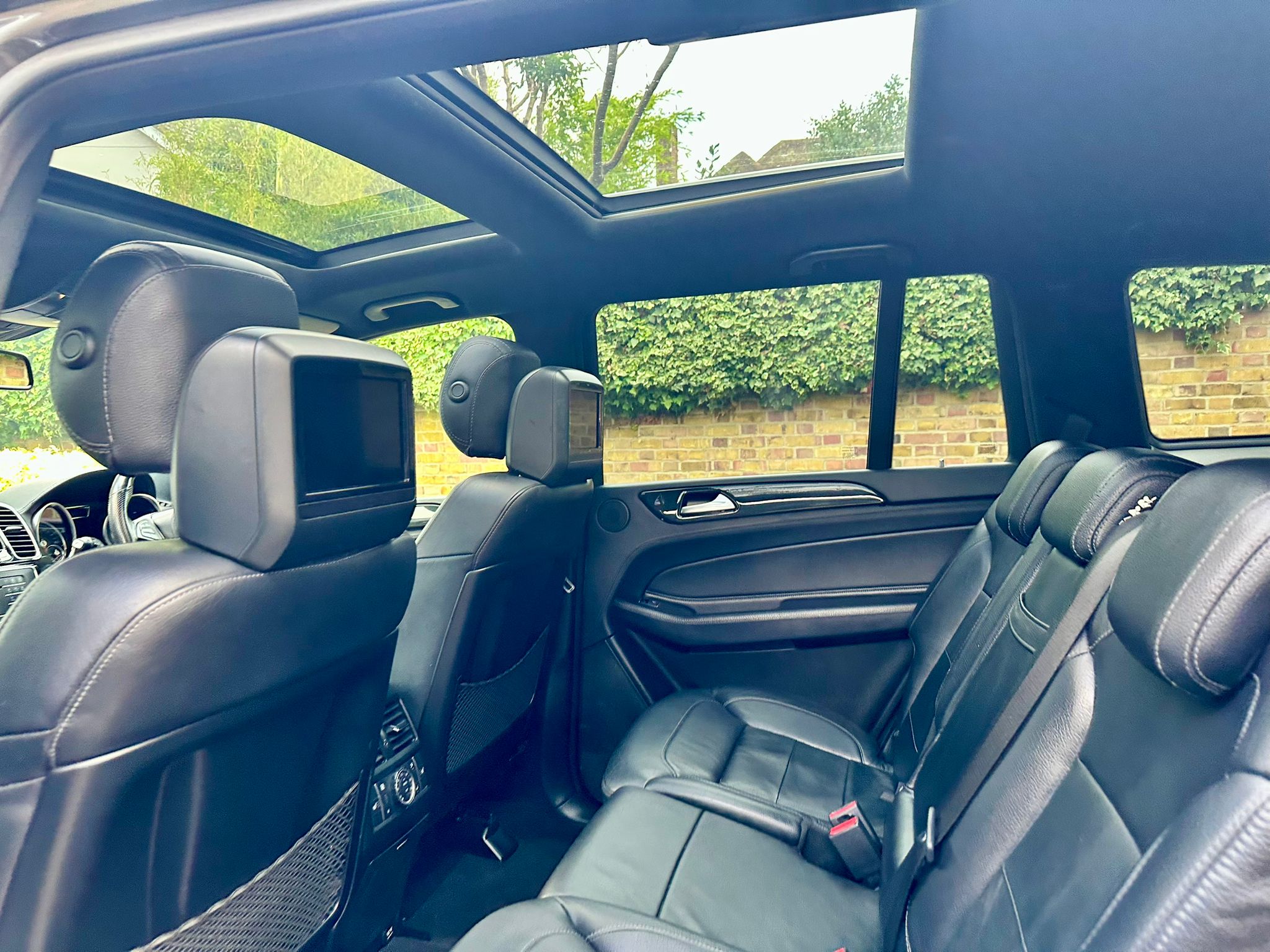 2018 Mercedes Benz GLS350d image 7