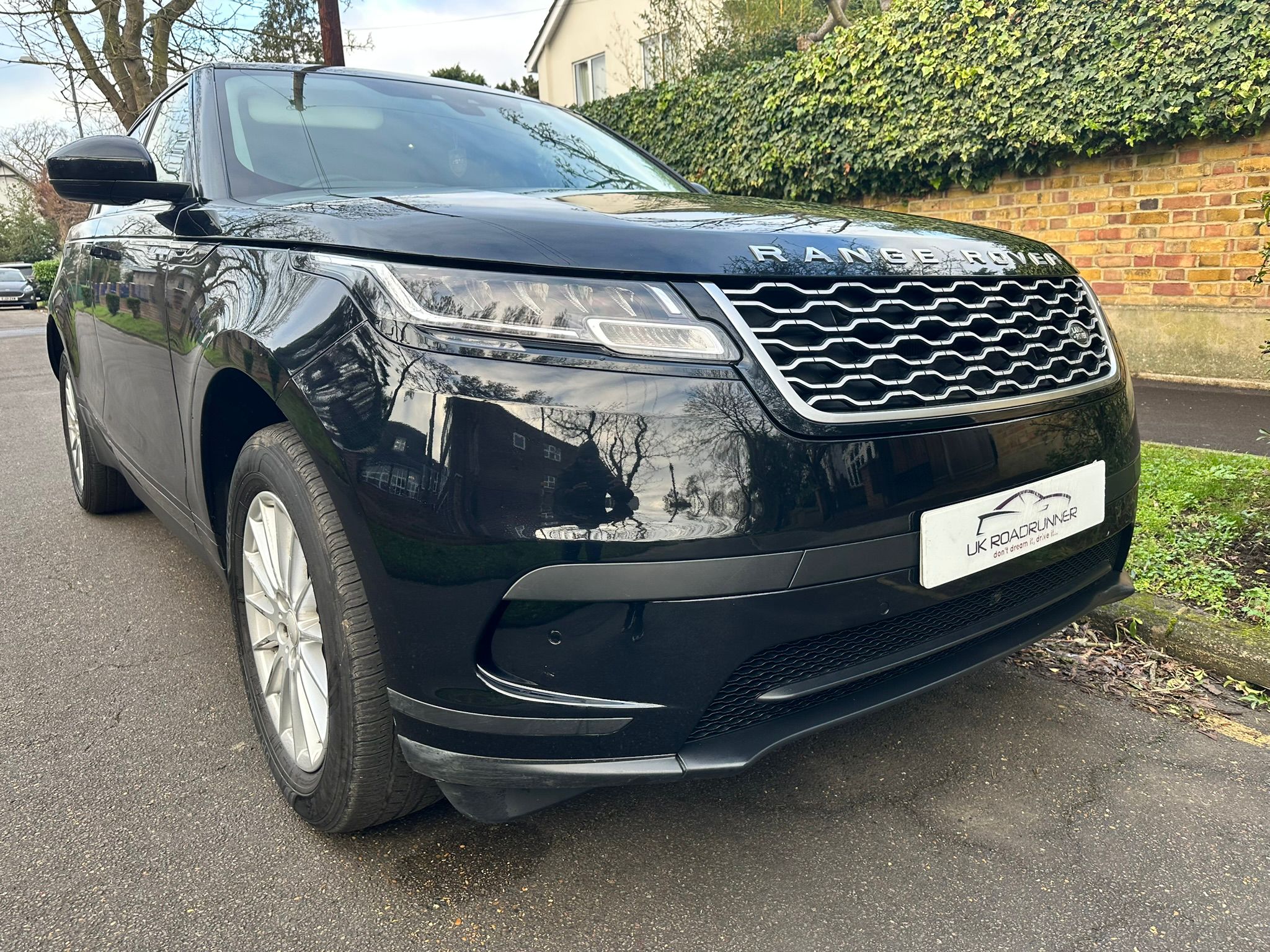 2018 Range Rover Velar image 1