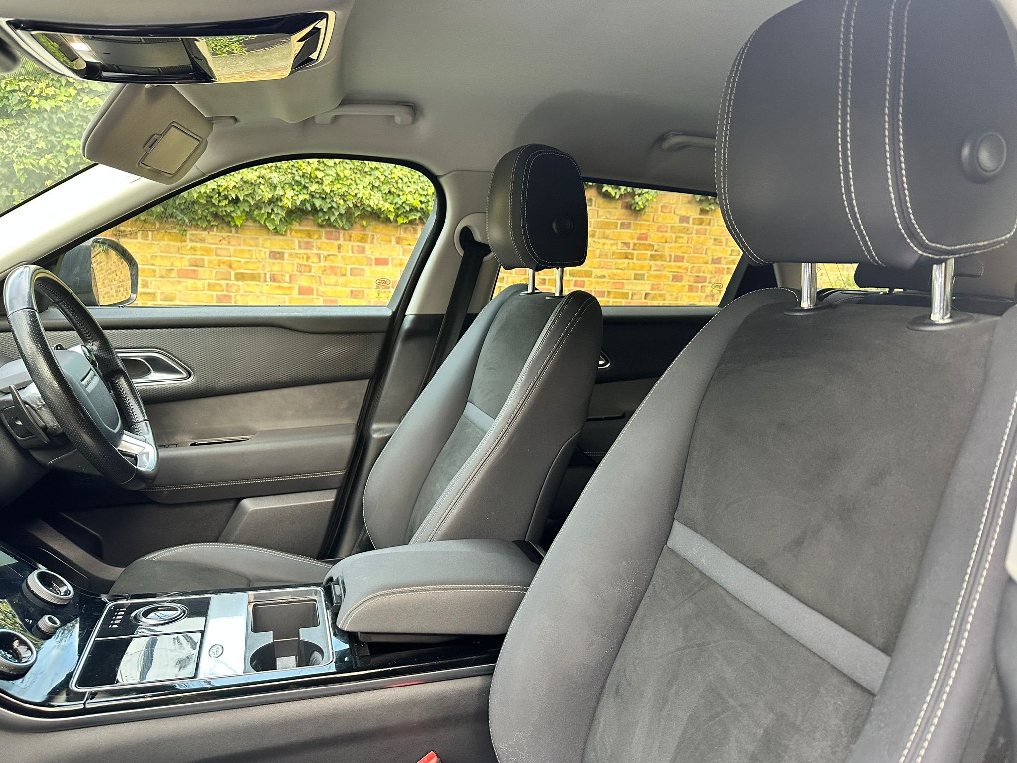 2018 Range Rover Velar image 8