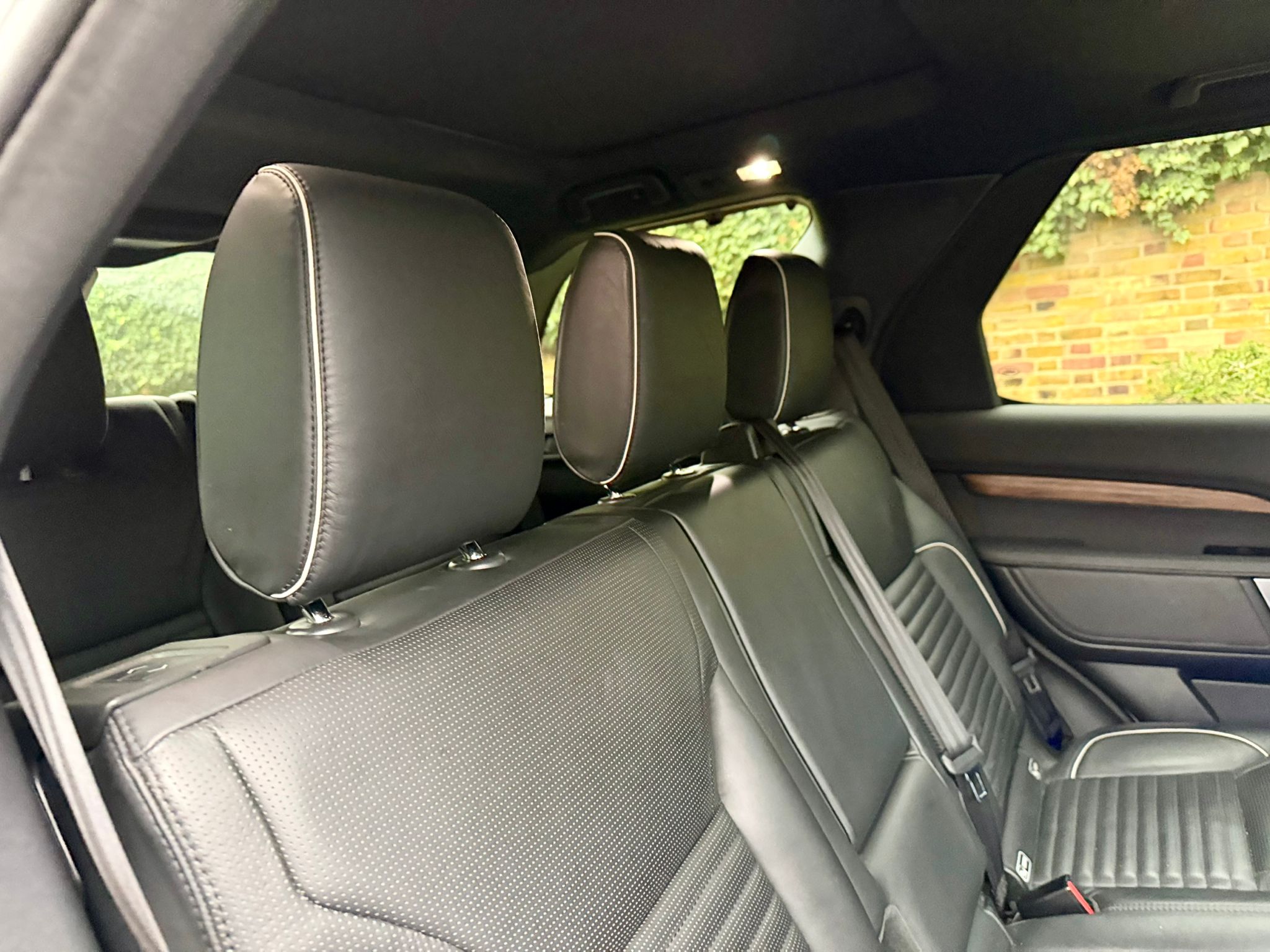 2019 Land Rover Discovery  image 8