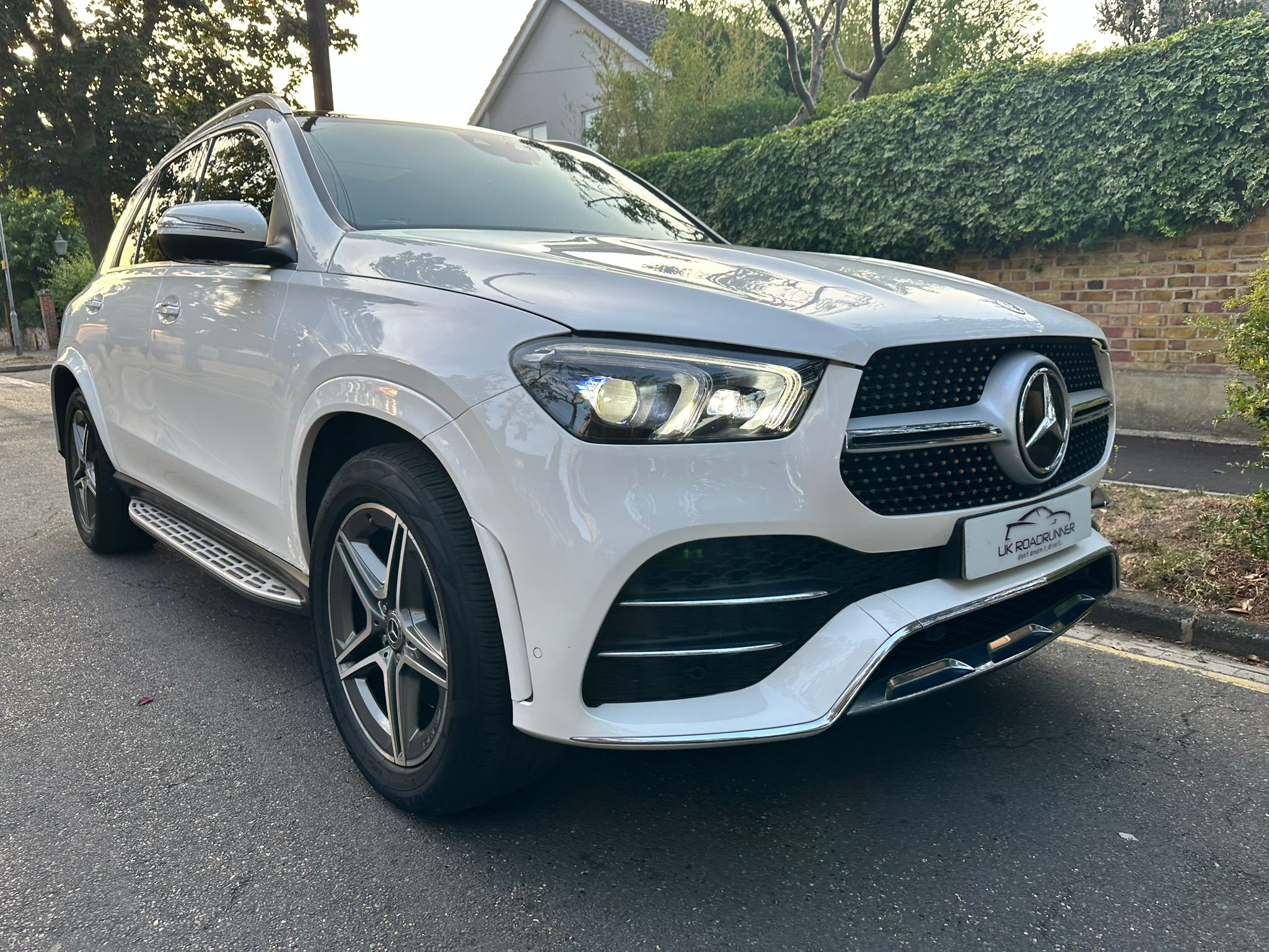 2019 Mercedes Benz GLE300d  image 1