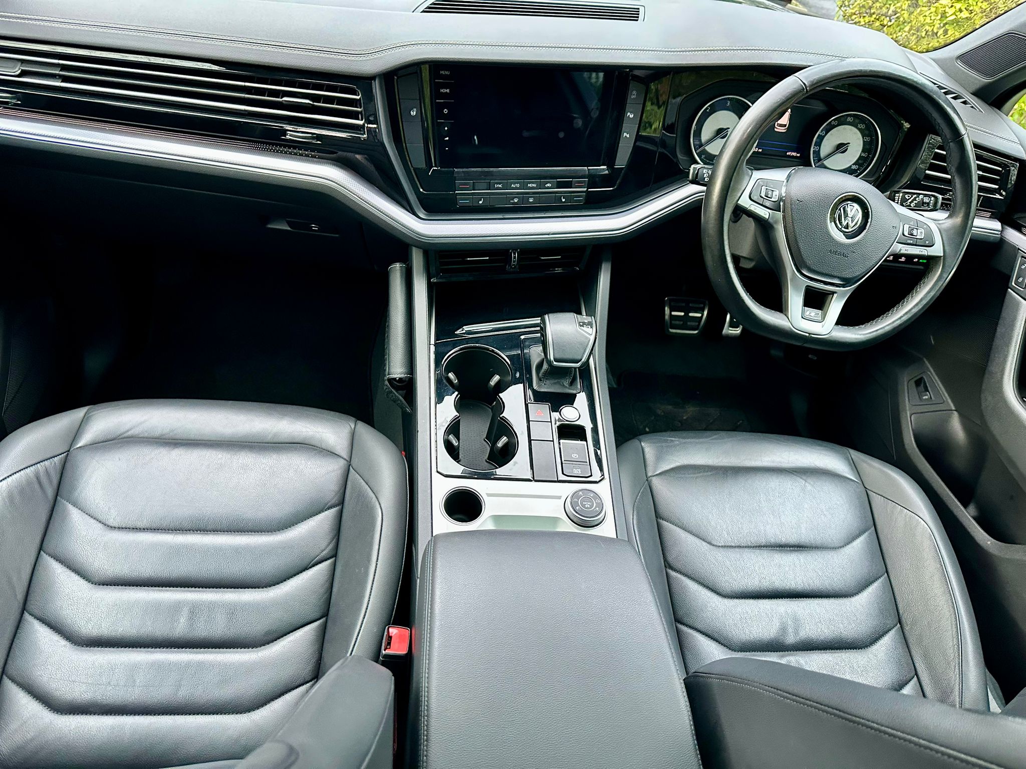 2019 VW Touareg 3.0 V6 R-Line image 4