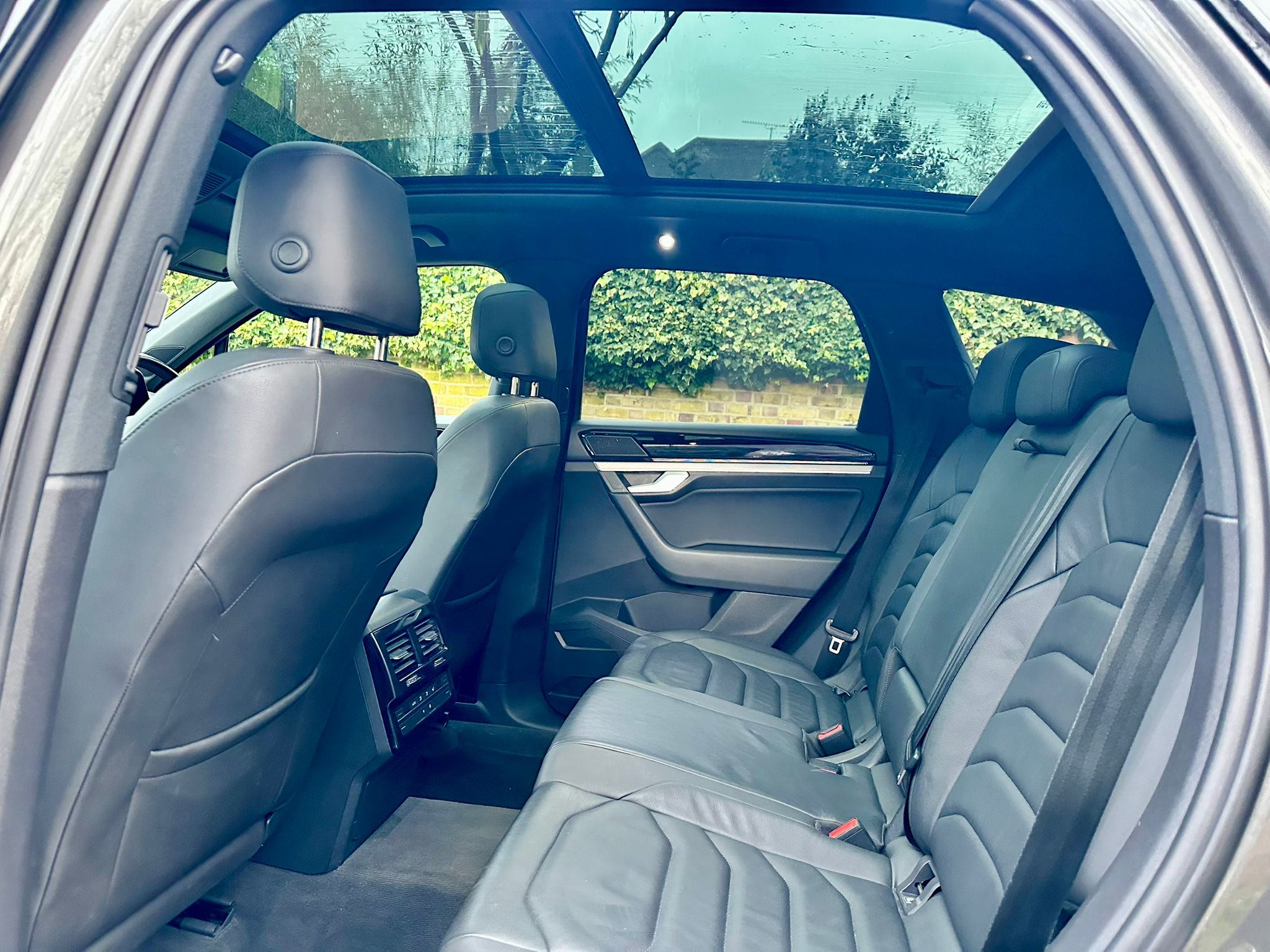 2019 VW Touareg 3.0 V6 R-Line image 6