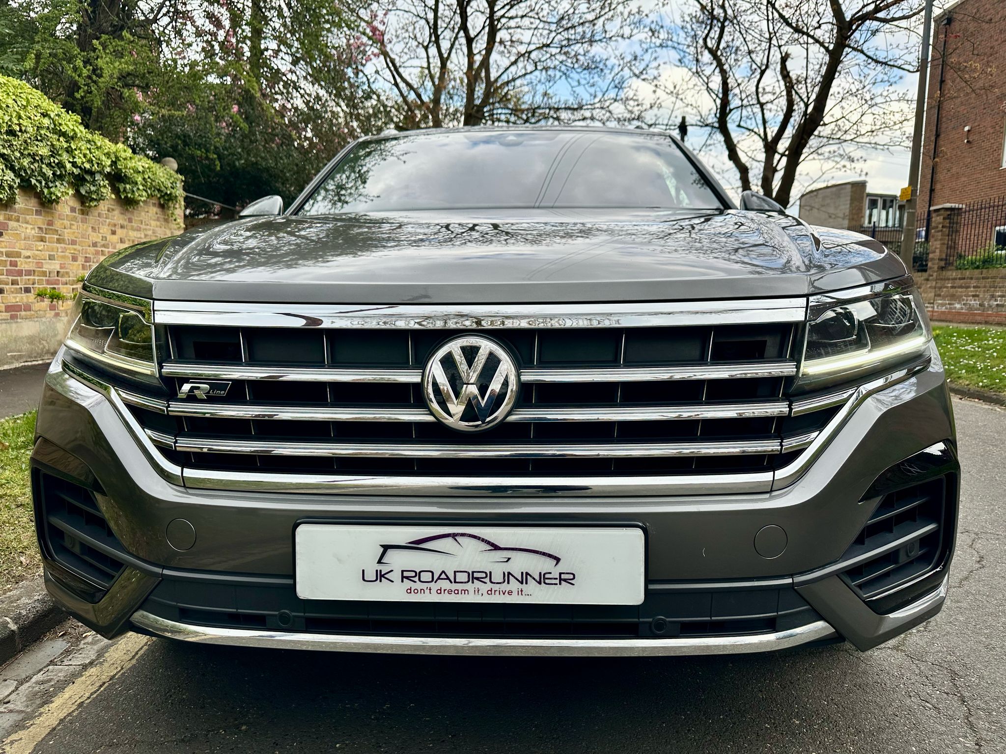 2020 VW Touareg 3.O TSI R Line Tech image 3