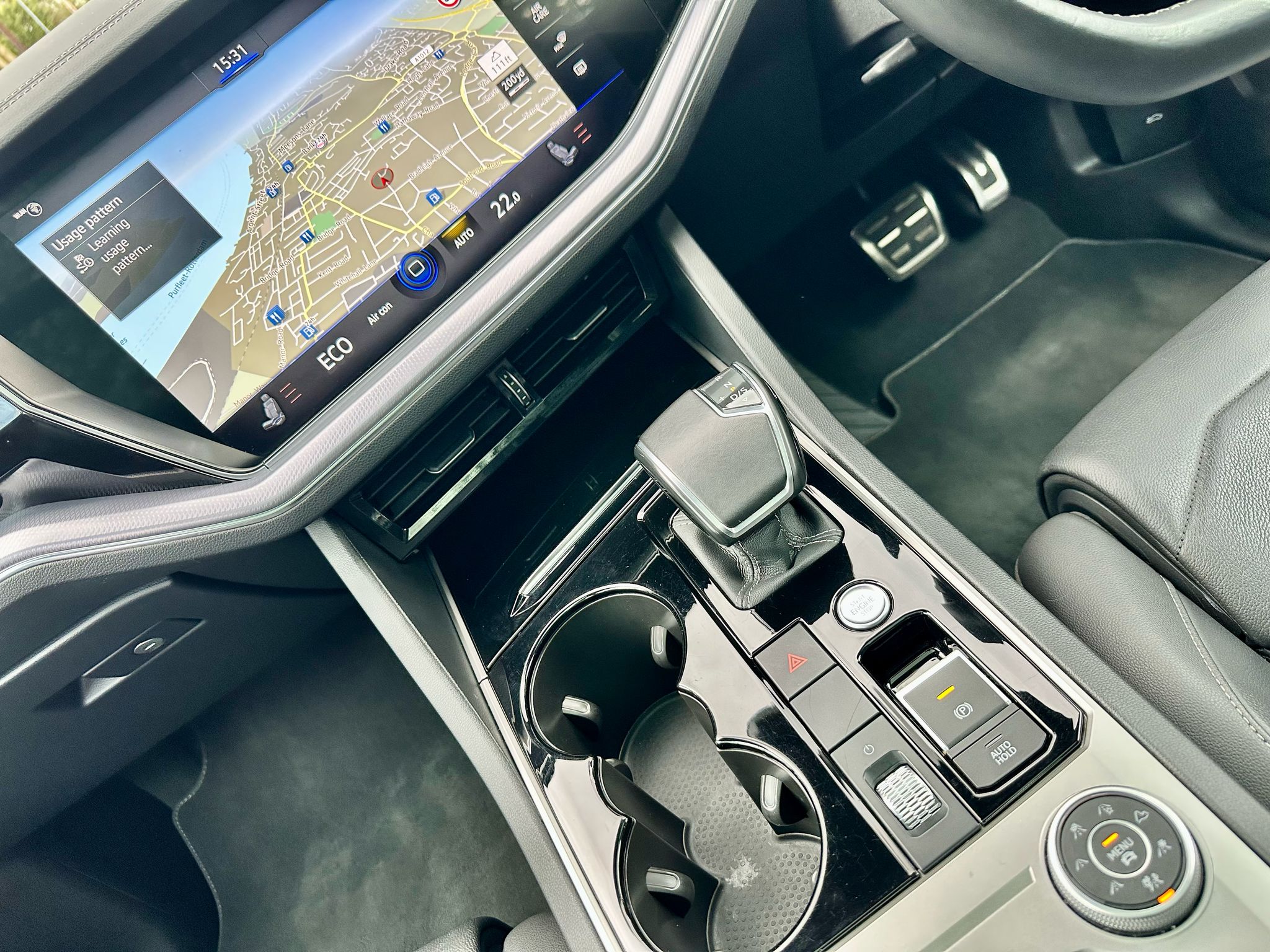 2020 VW Touareg 3.O TSI R Line Tech image 6