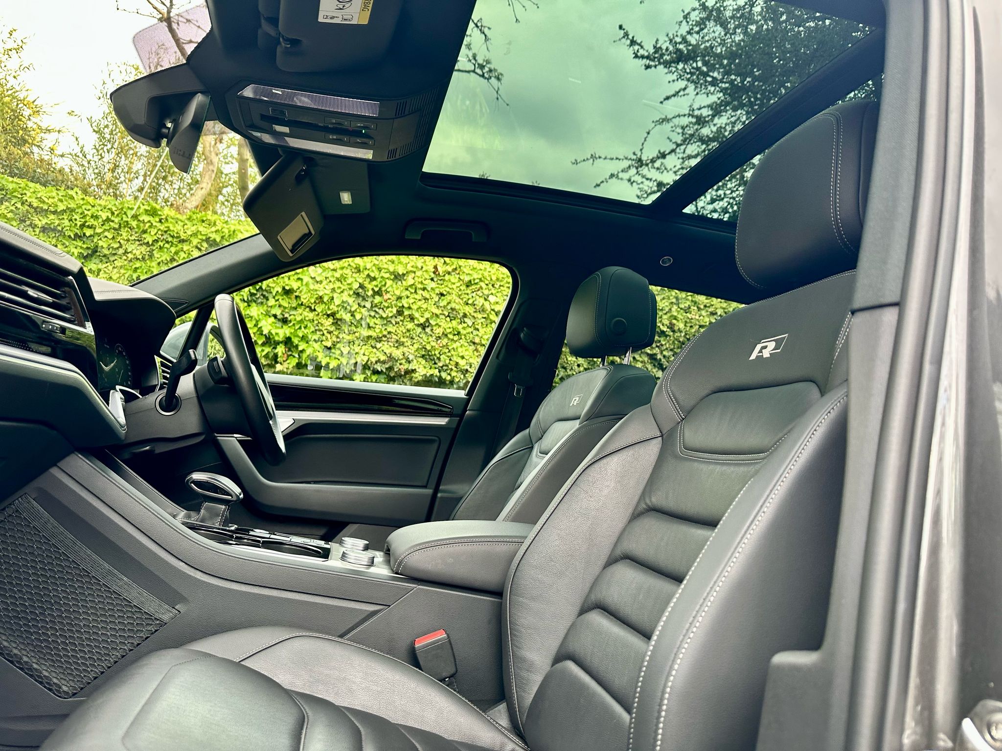 2020 VW Touareg 3.O TSI R Line Tech image 5