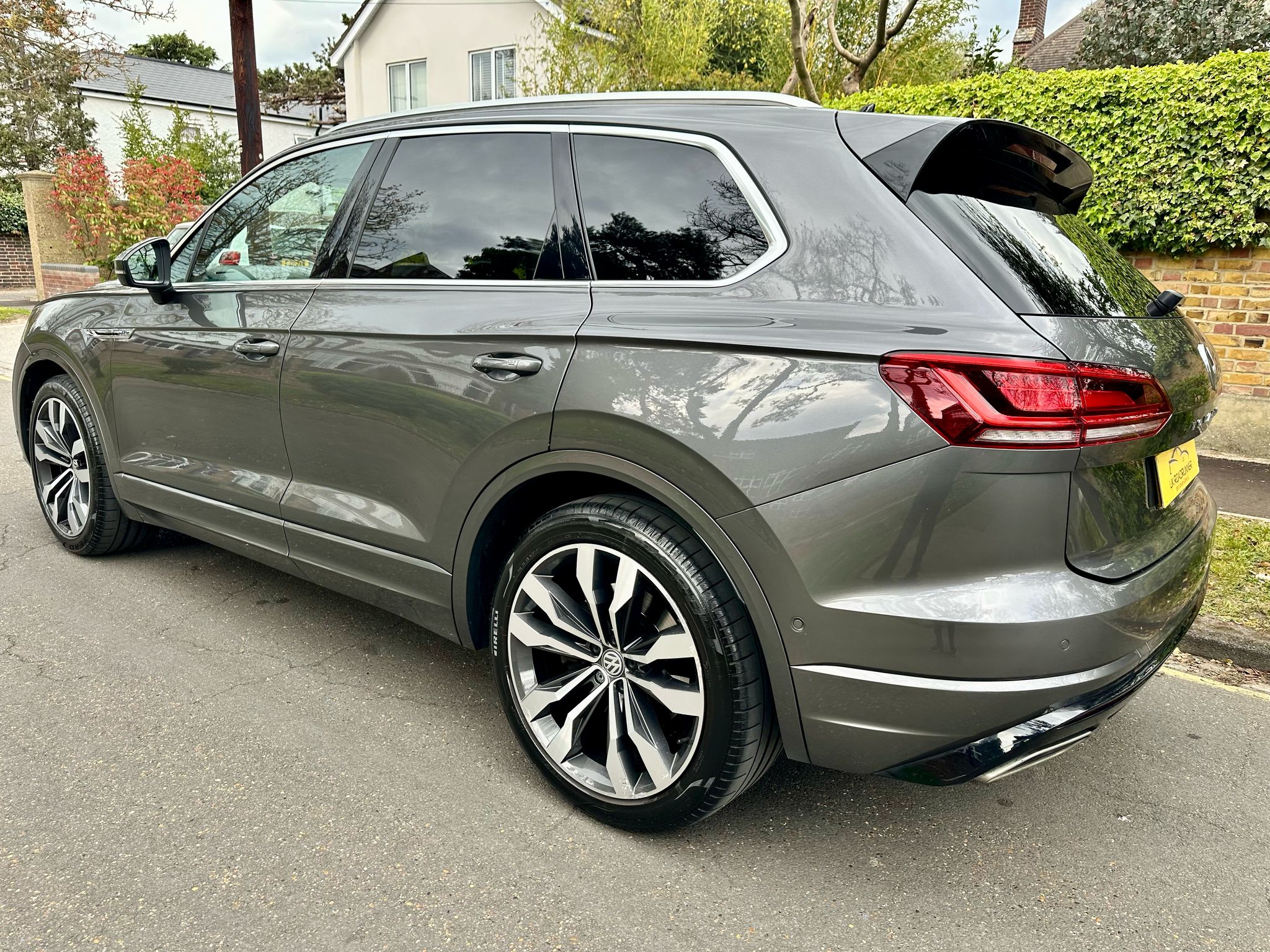 2020 VW Touareg 3.O TSI R Line Tech image 10