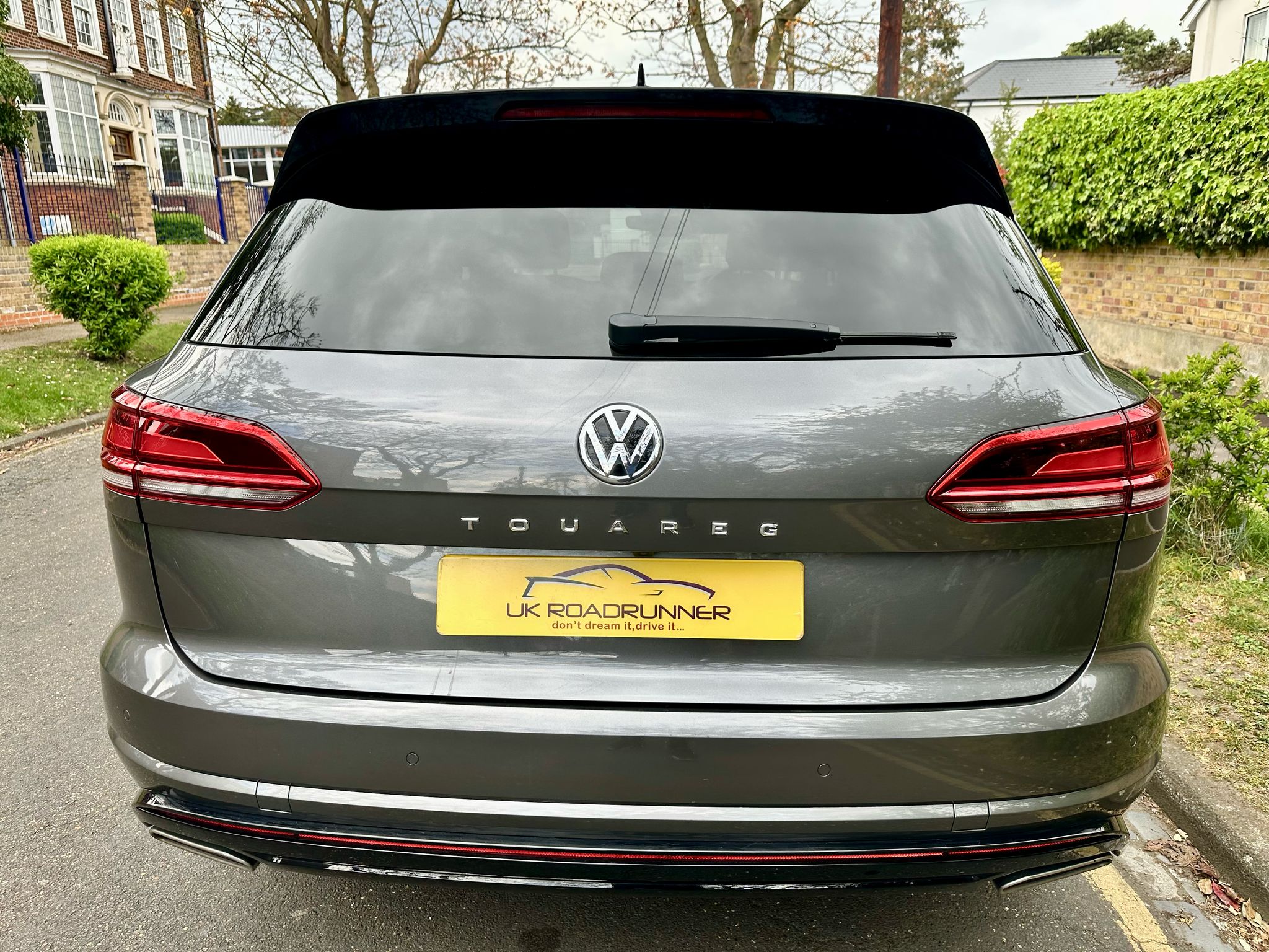 2020 VW Touareg 3.O TSI R Line Tech image 11