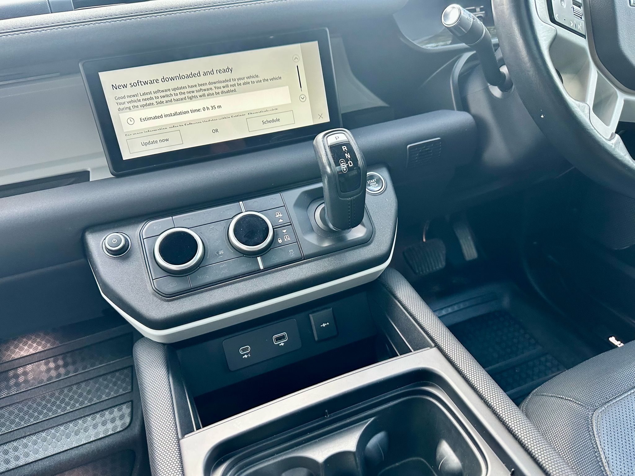 2022 Land Rover Defender 110 X Dynamic SE image 6