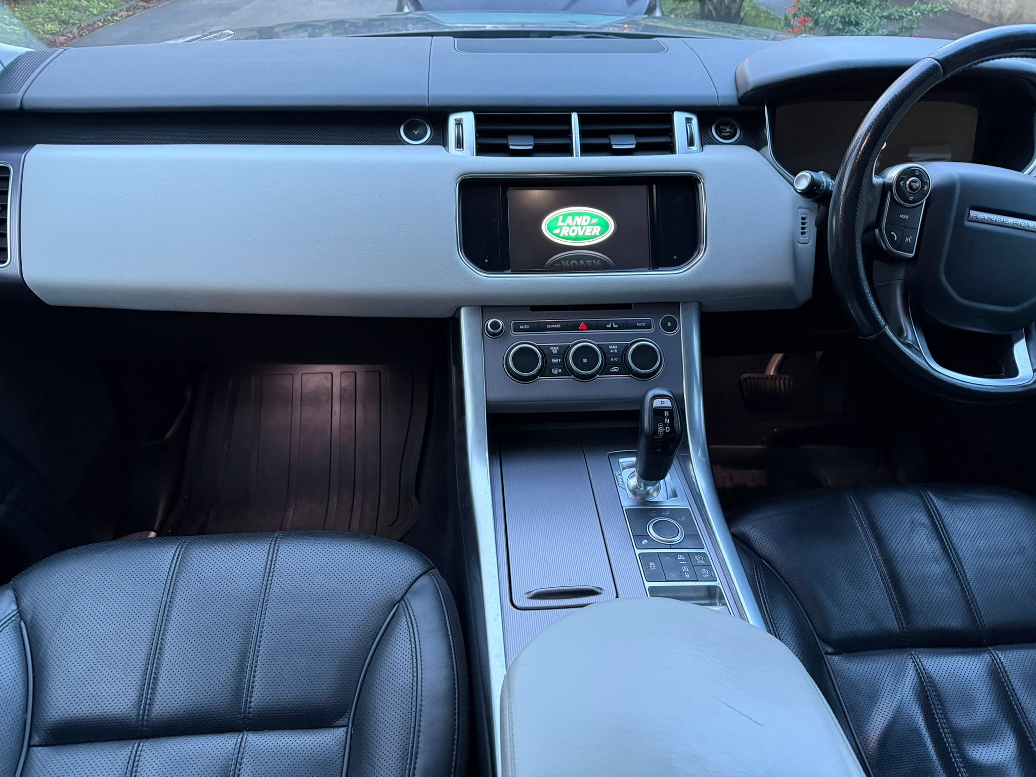 2019 Range Rover Sport  image 3