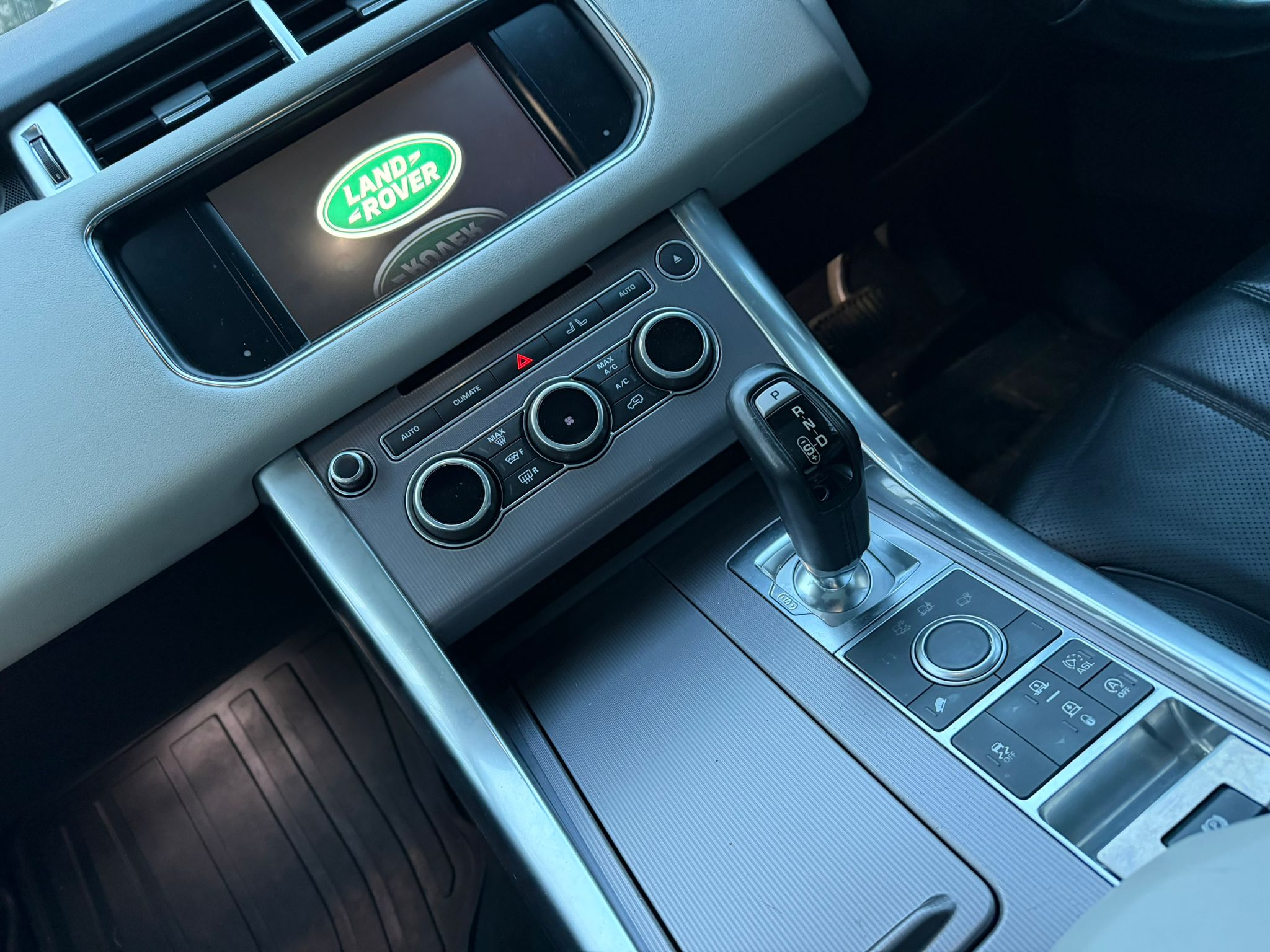 2019 Range Rover Sport  image 5