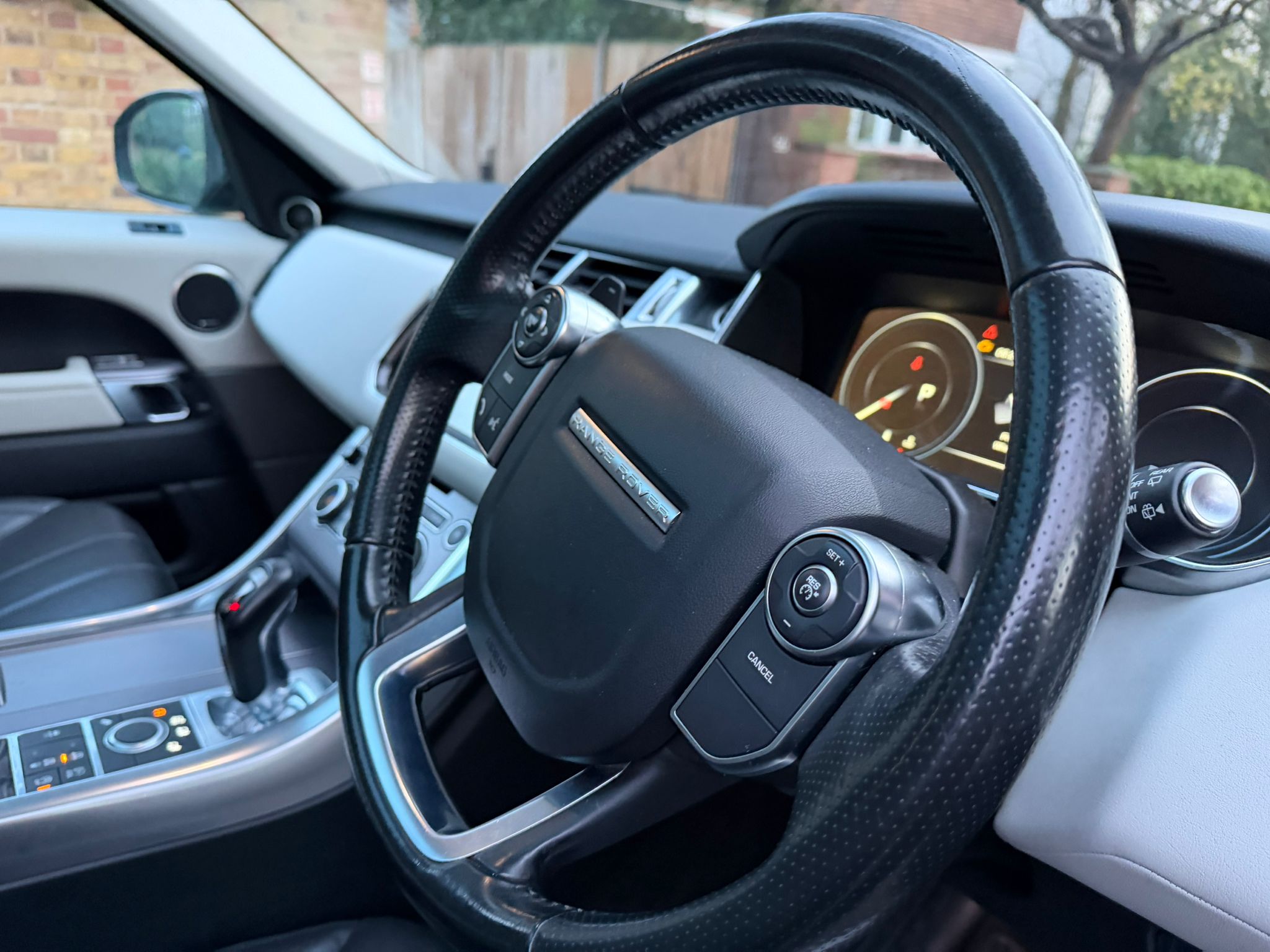 2019 Range Rover Sport  image 4