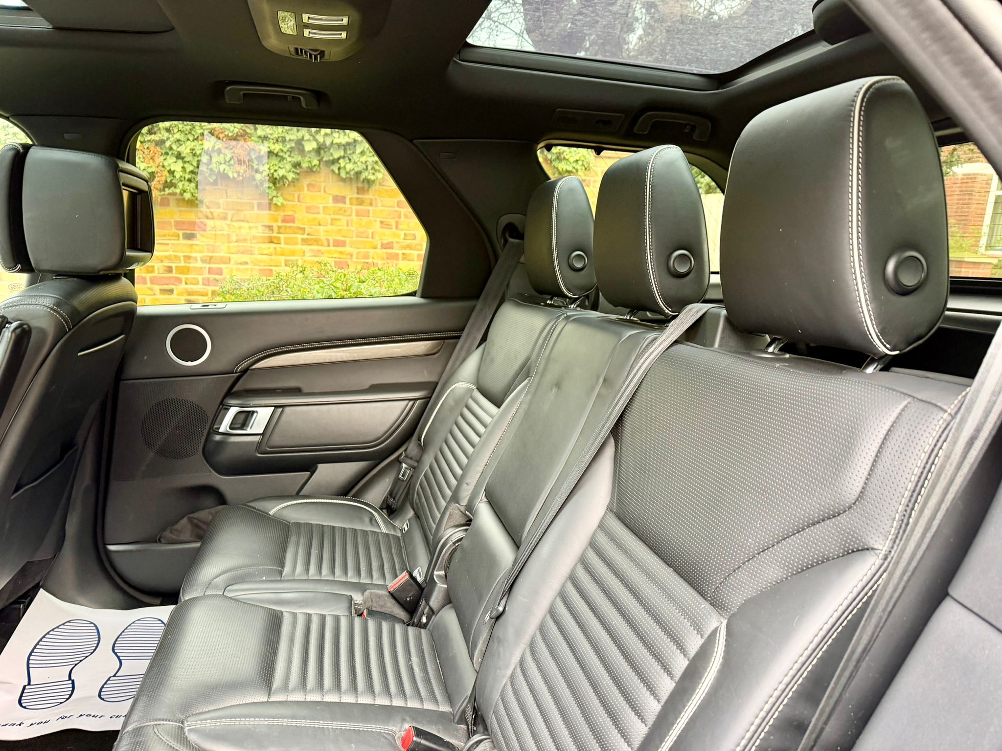 2019 Discovery HSE Luxury image 6
