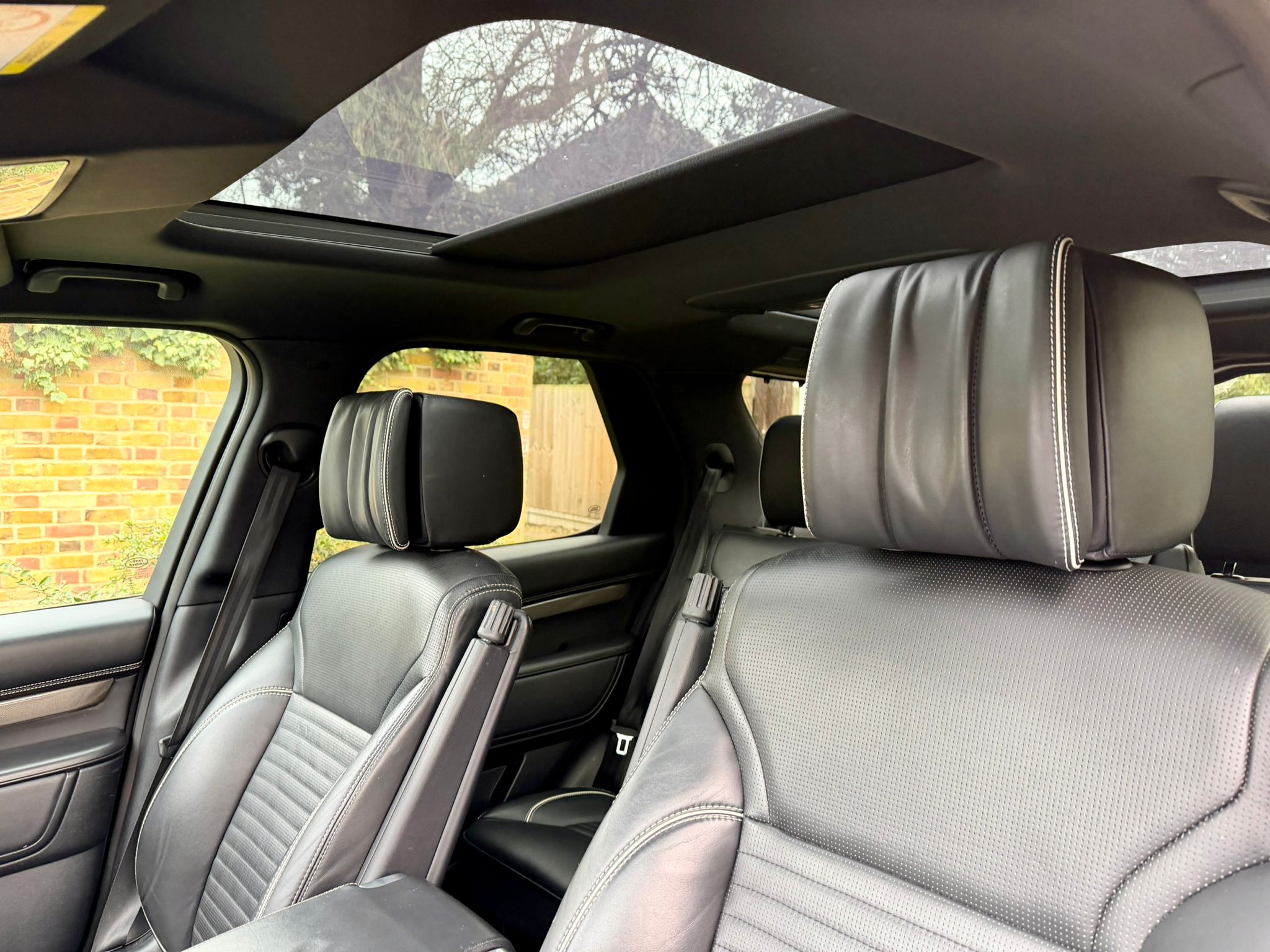 2019 Discovery HSE Luxury image 7