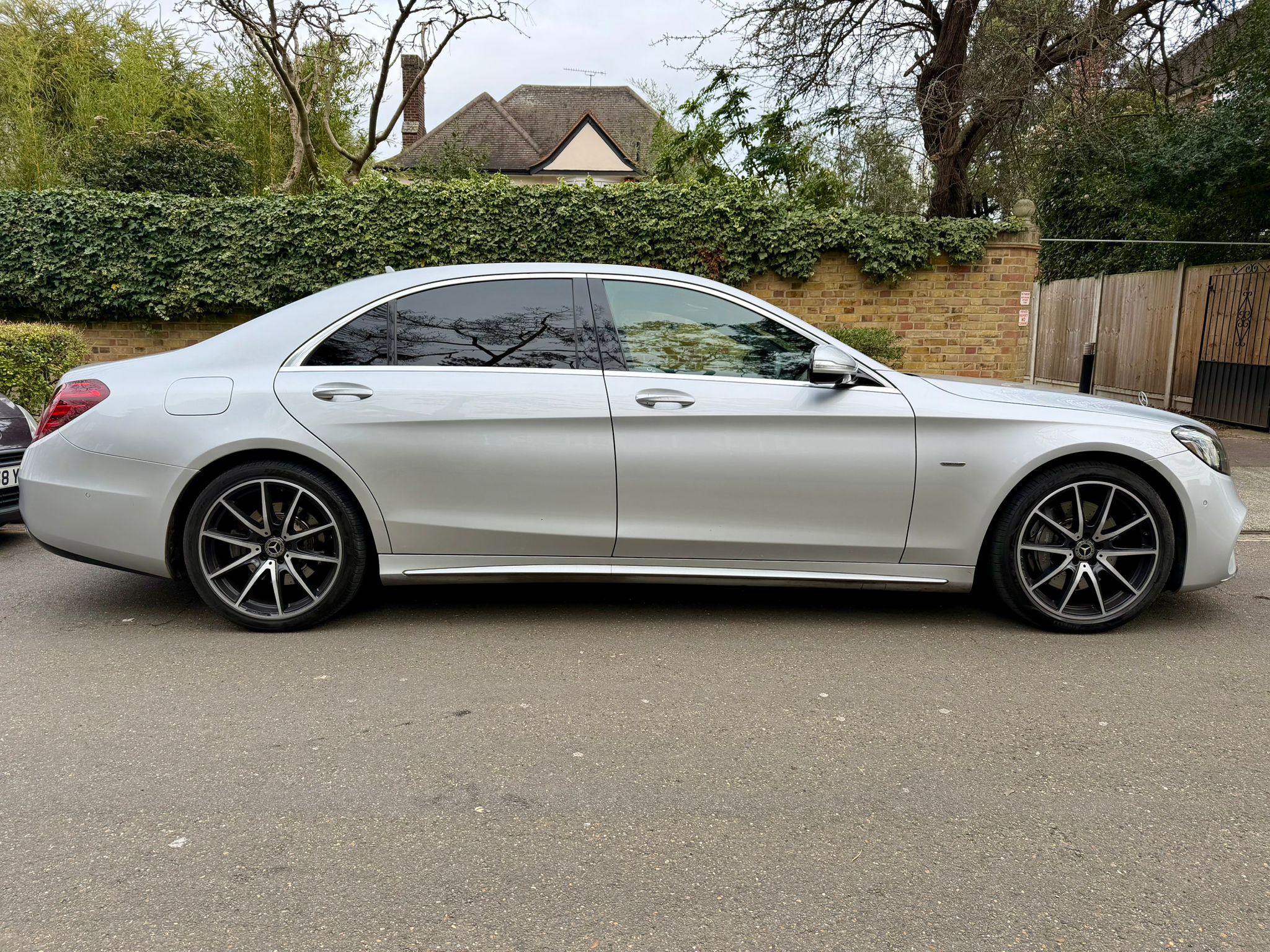 2019 Mercedes Benz S350D L AMG Grand Edition image 3