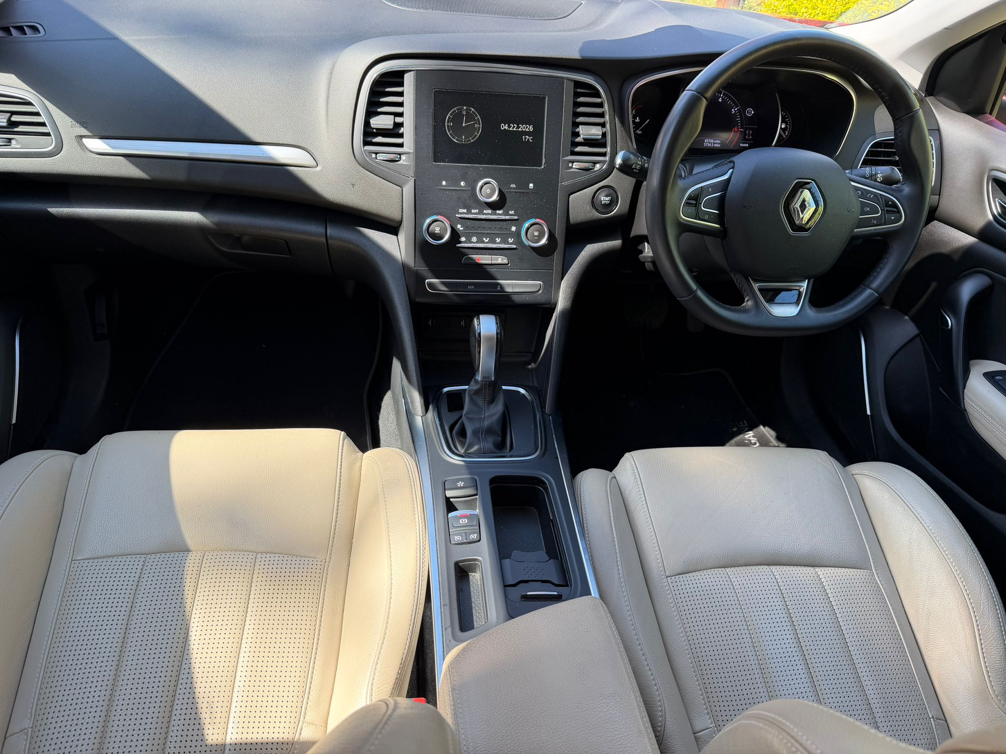 2019 Renault Megane Iconic image 4