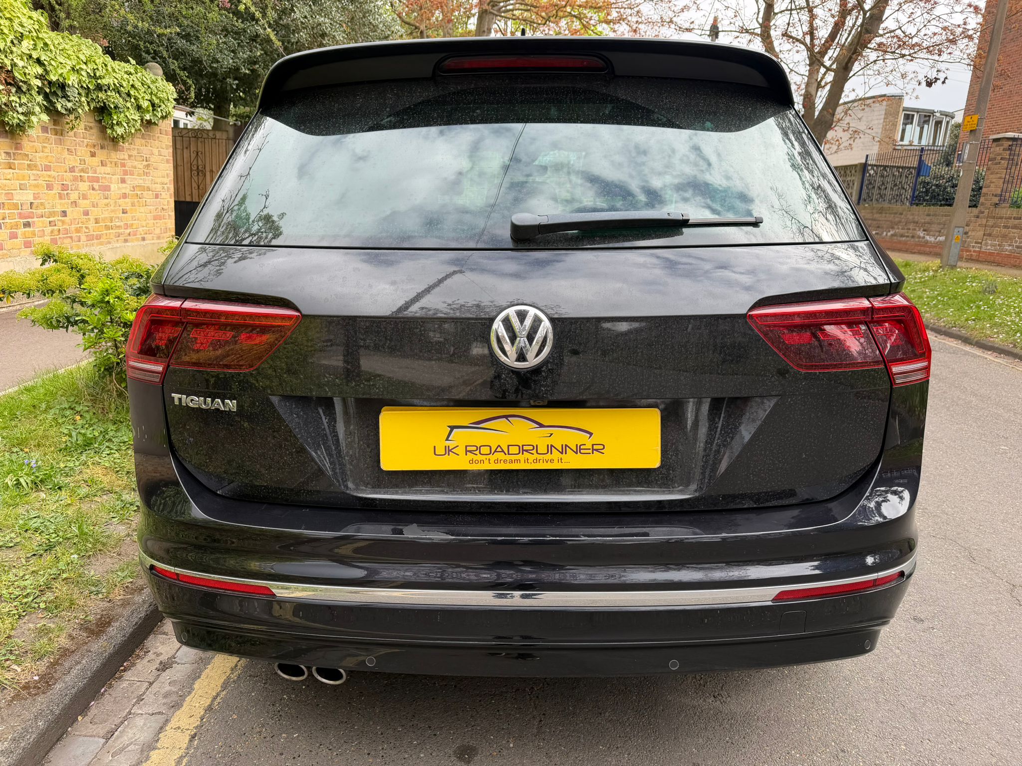 2019 VW Tiguan R-Line TSI  image 9