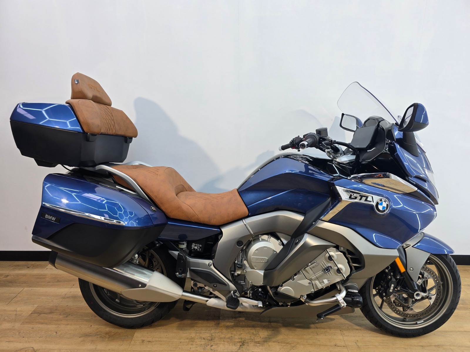 2024 BMW K1600  image 1
