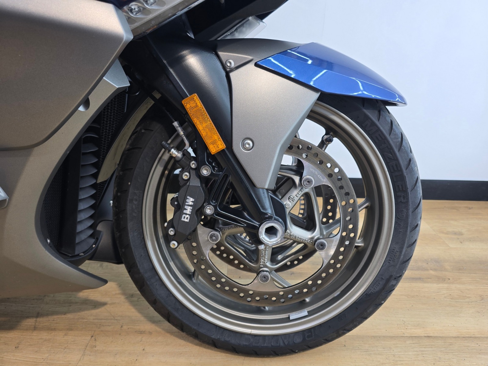 2024 BMW K1600  image 2