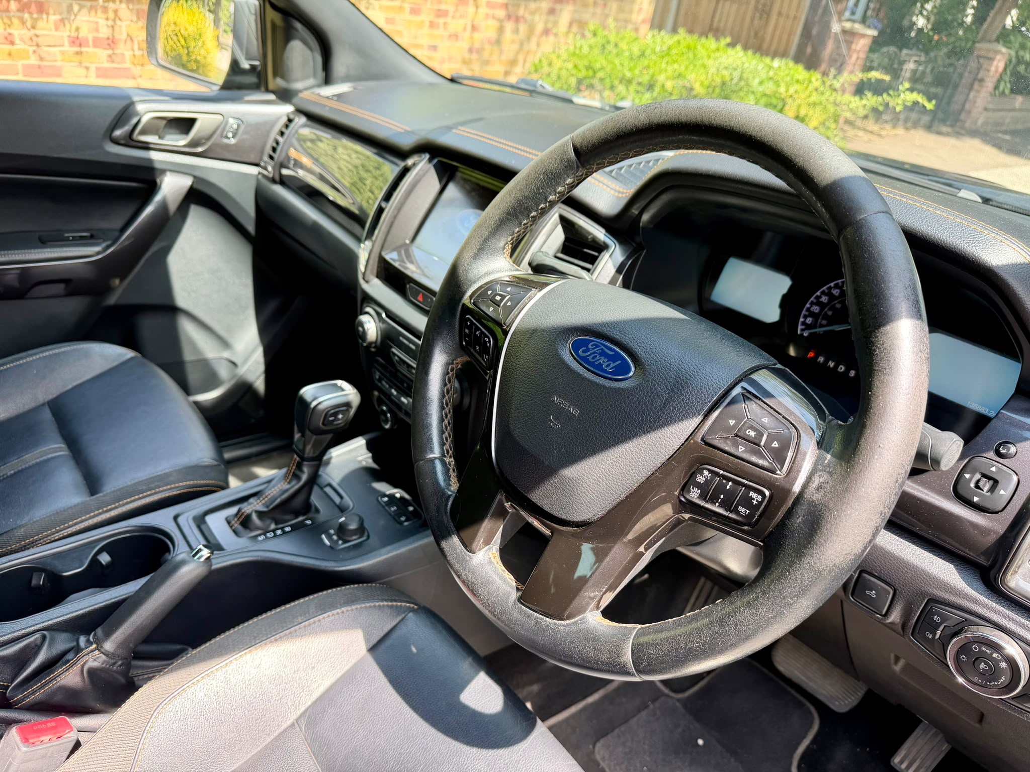 2020 Toyota Hilux  image 3