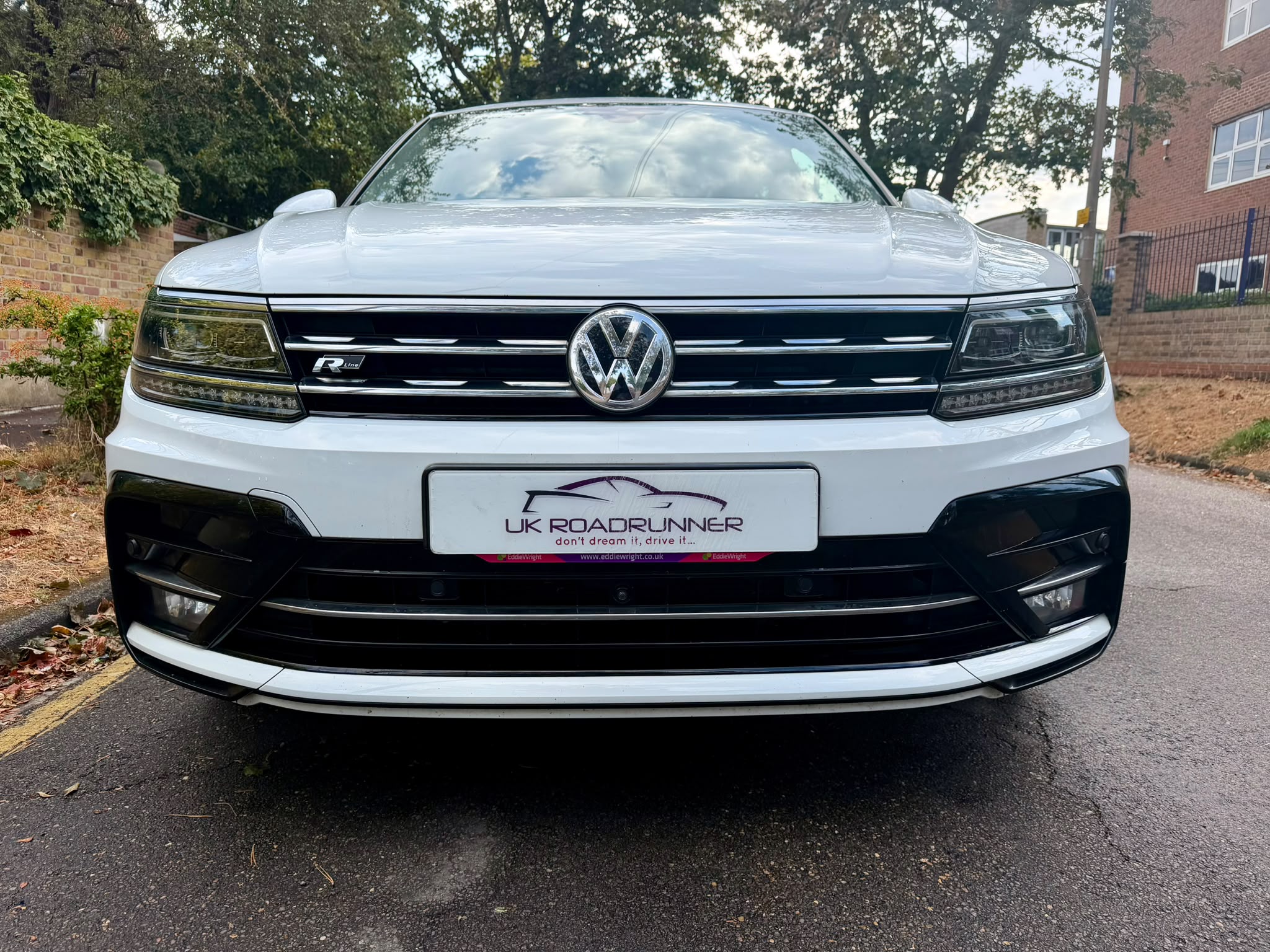 2020 Volkswagen Tiguan SEL TSI 4MOTION image 2