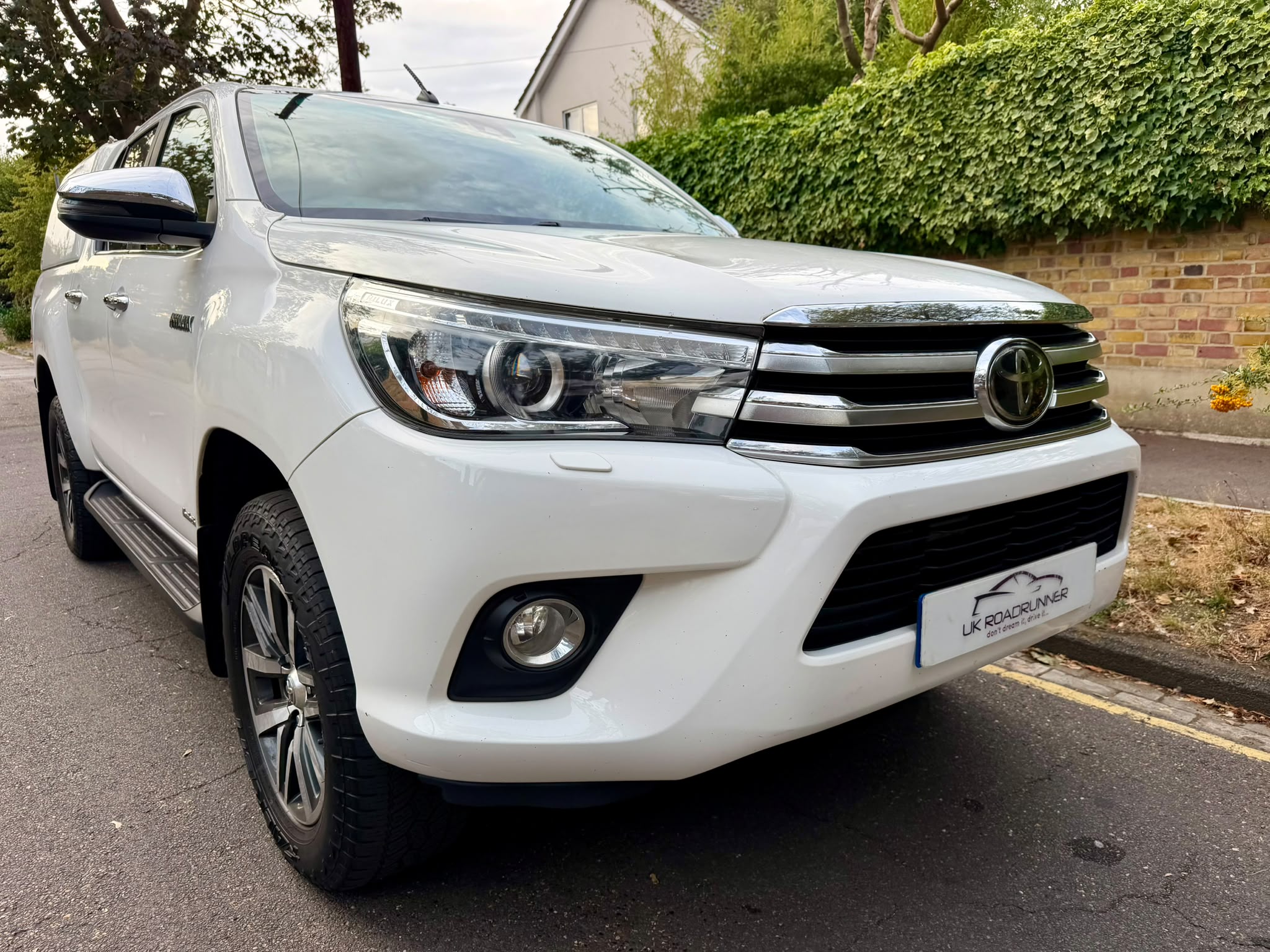 2020 Toyota Hilux DCab Invincible image 1