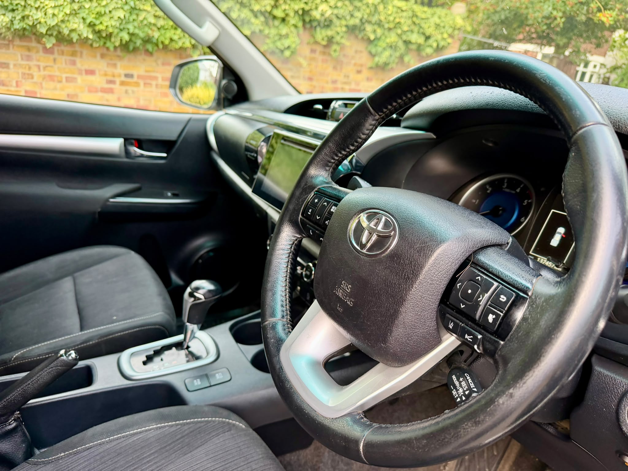 2020 Toyota Hilux DCab Invincible image 3