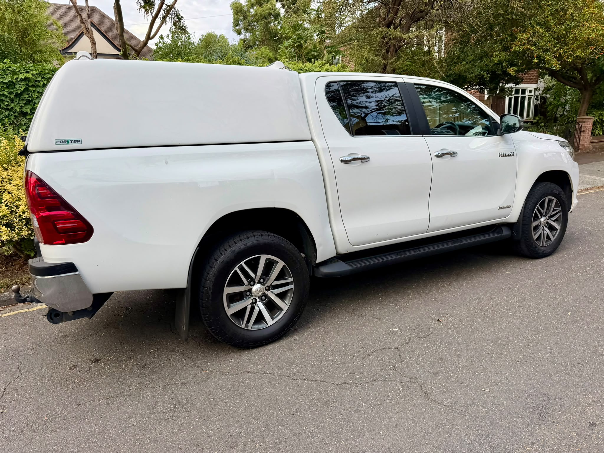 2020 Toyota Hilux DCab Invincible image 9